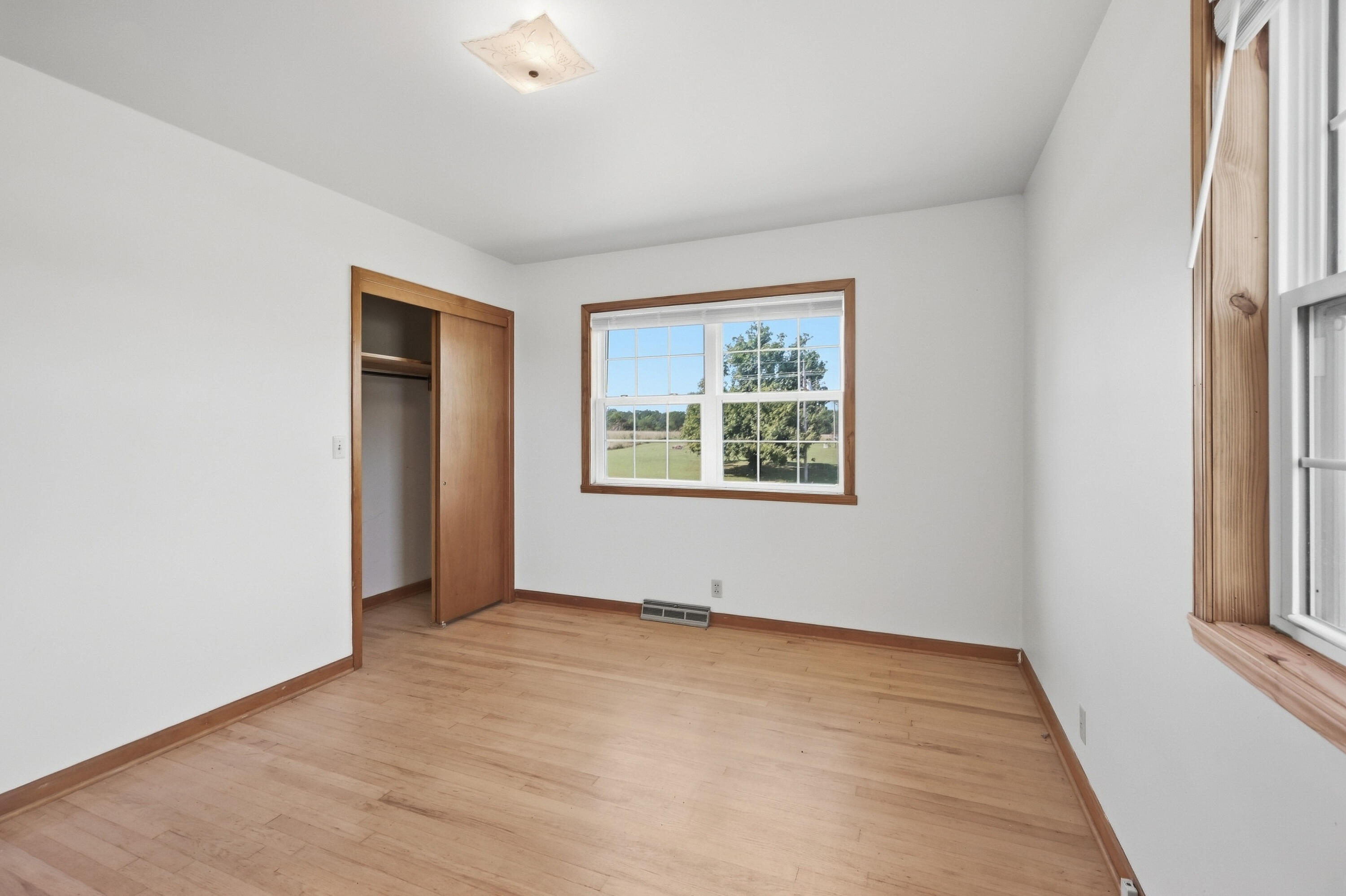 18059 Highway O Property Photo 31