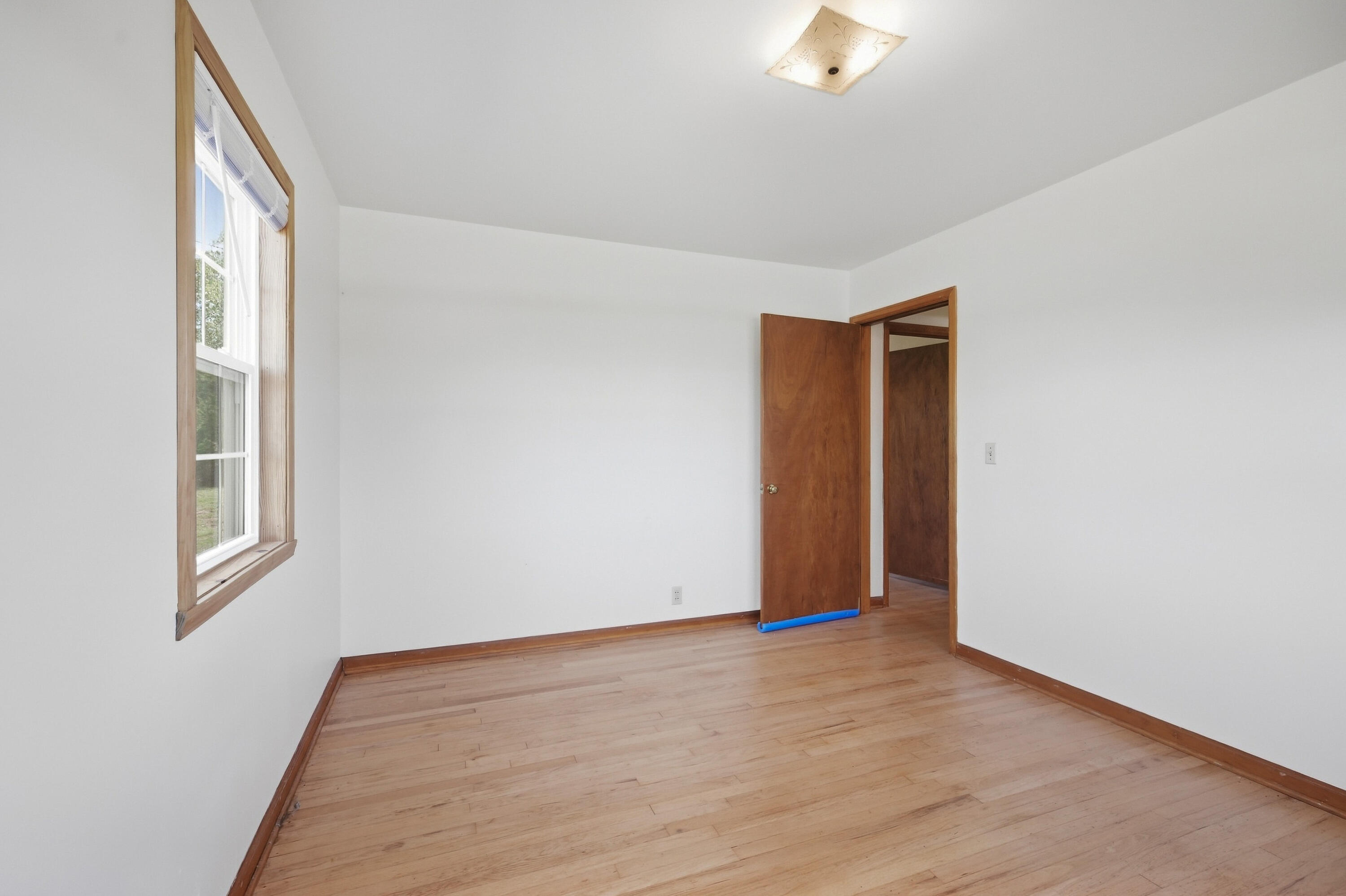 18059 Highway O Property Photo 32