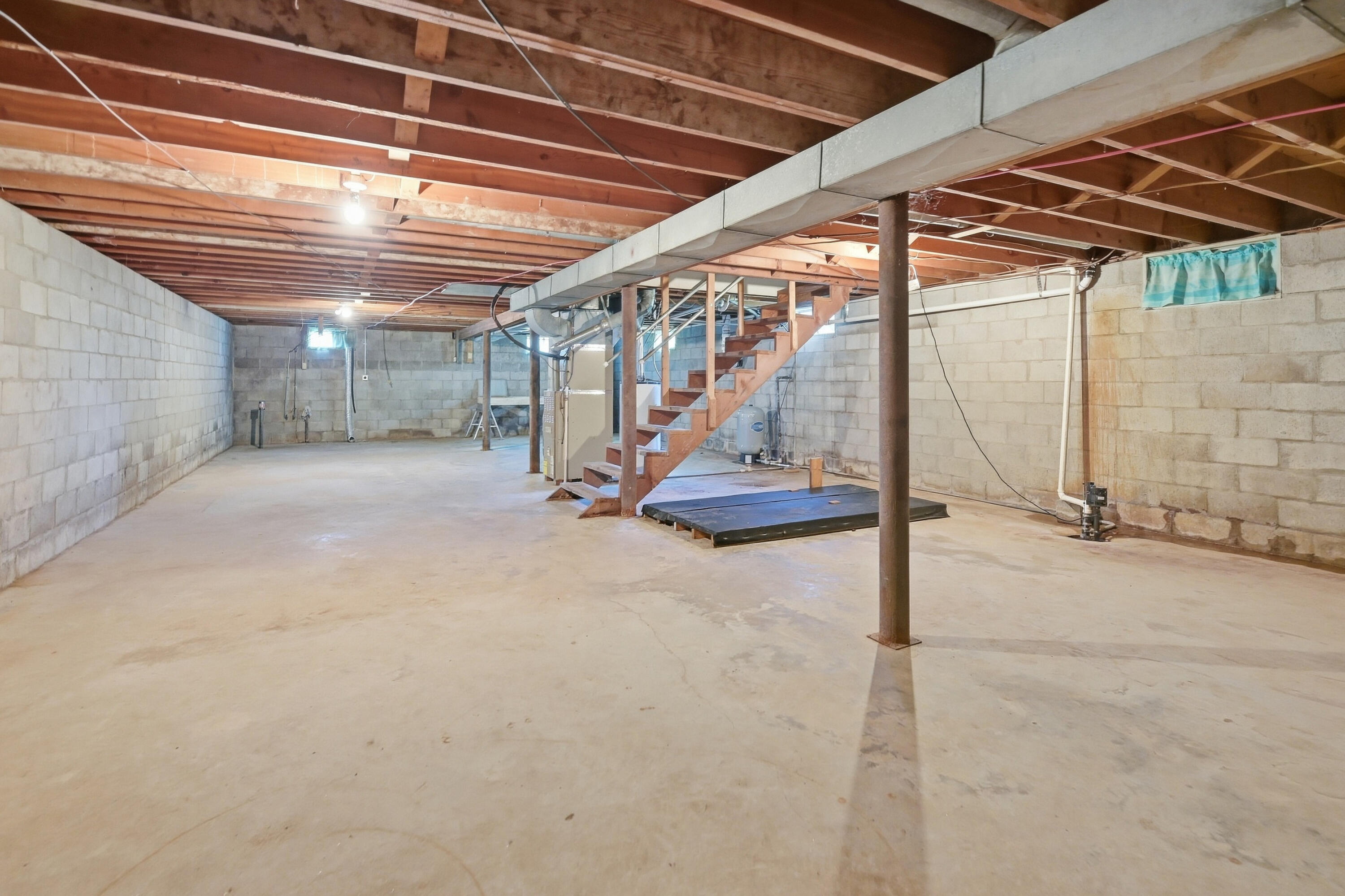 18059 Highway O Property Photo 33
