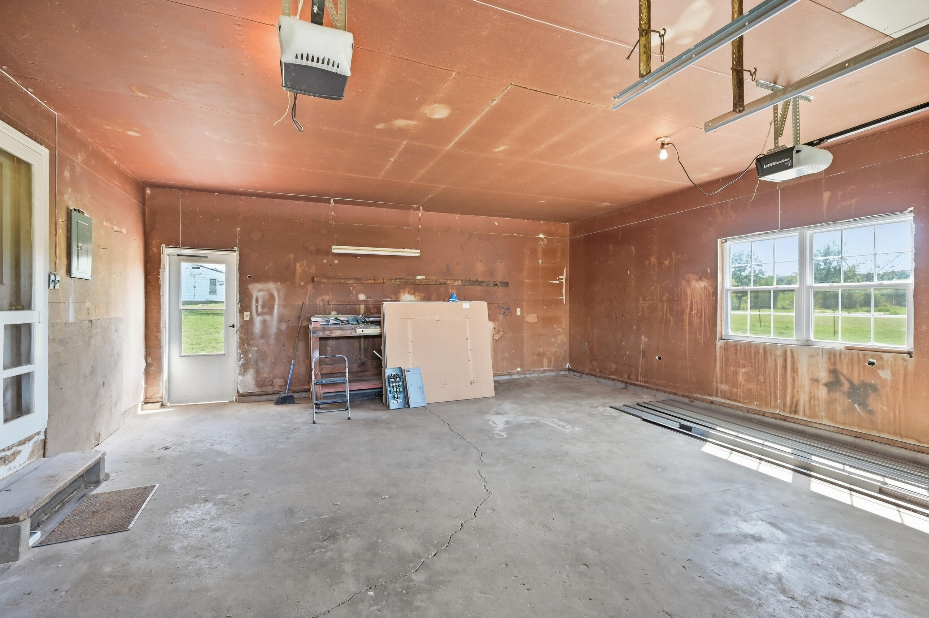 18059 Highway O Property Photo 36