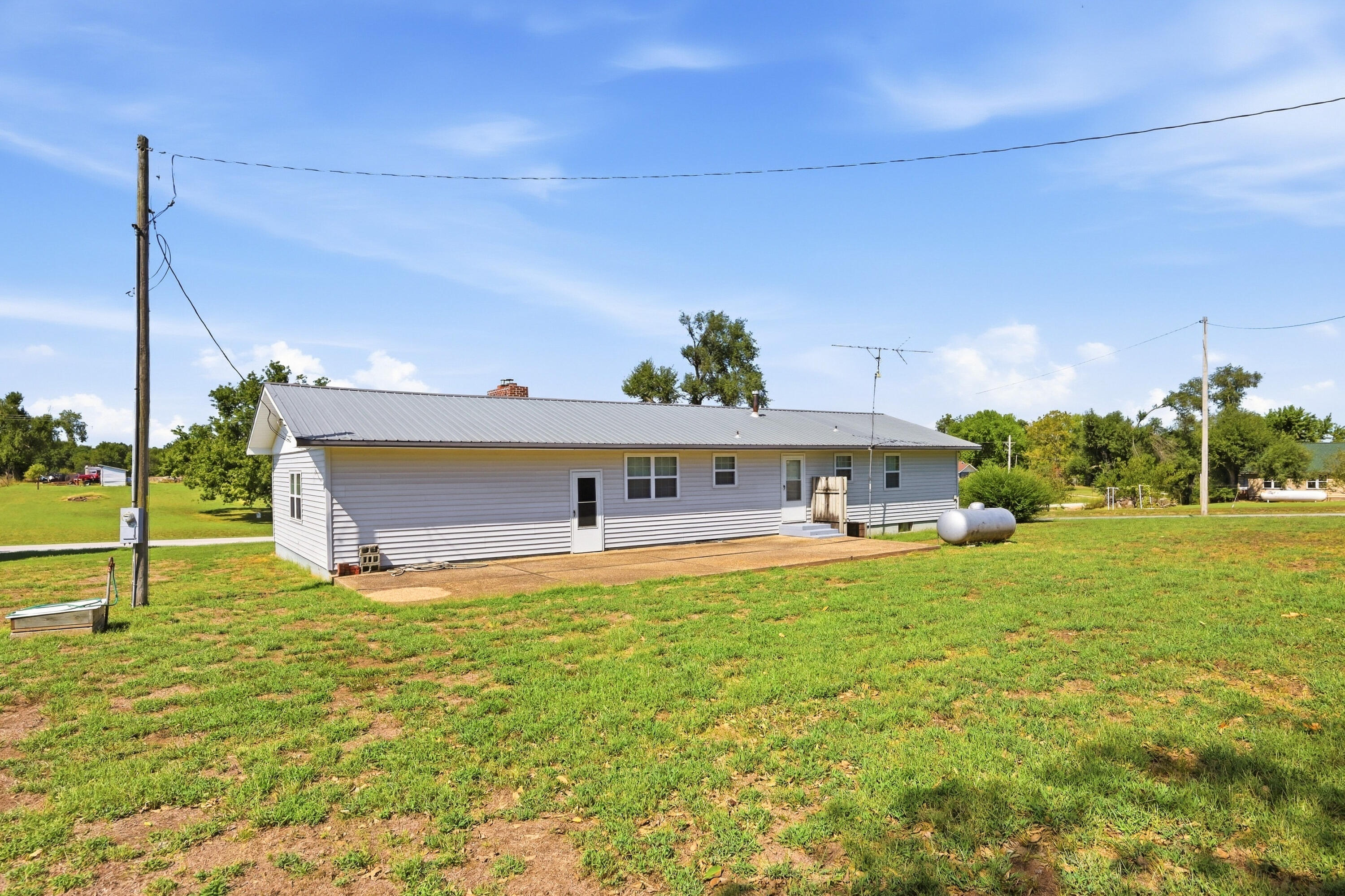 18059 Highway O Property Photo 37
