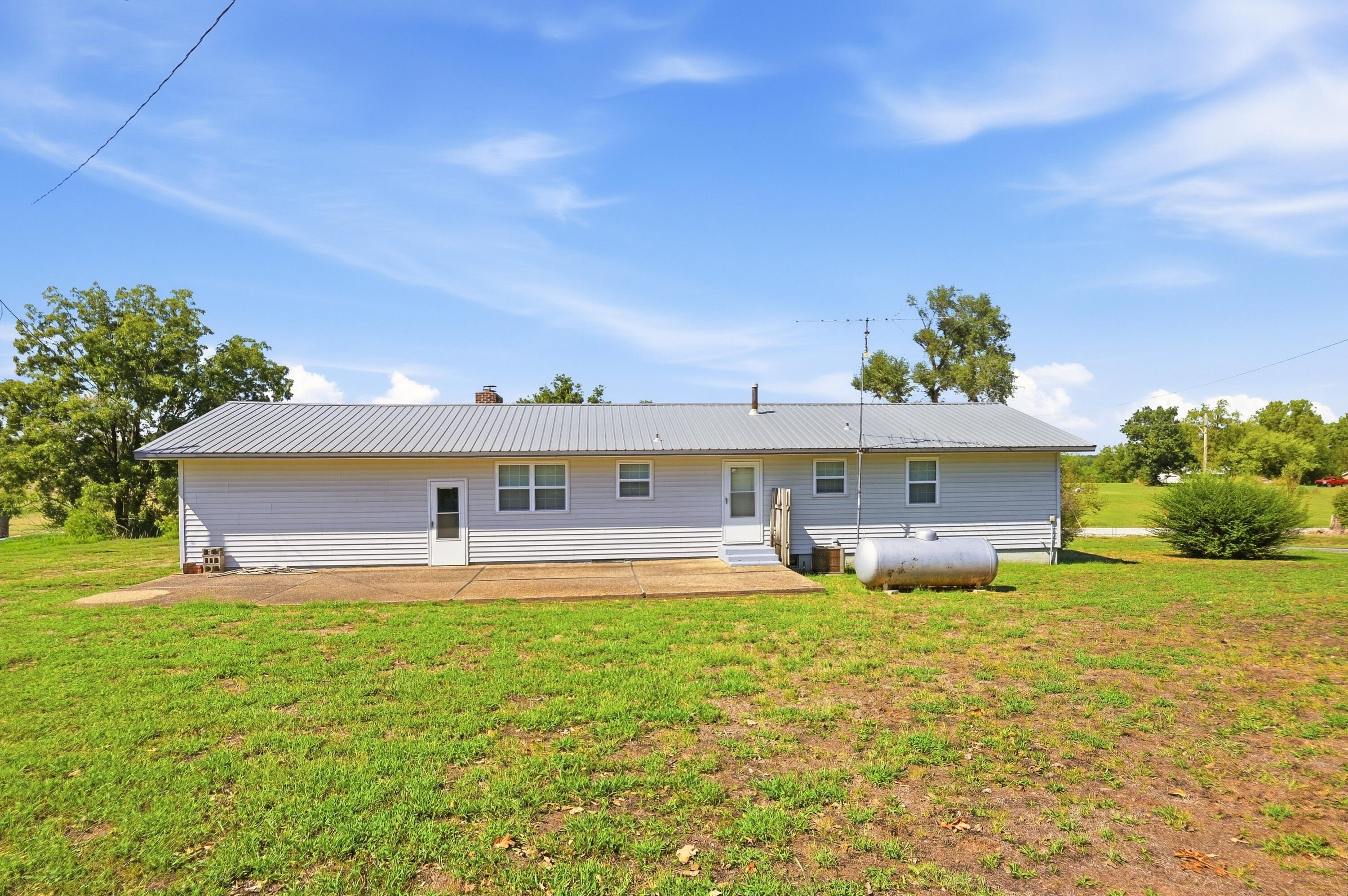 18059 Highway O Property Photo 38