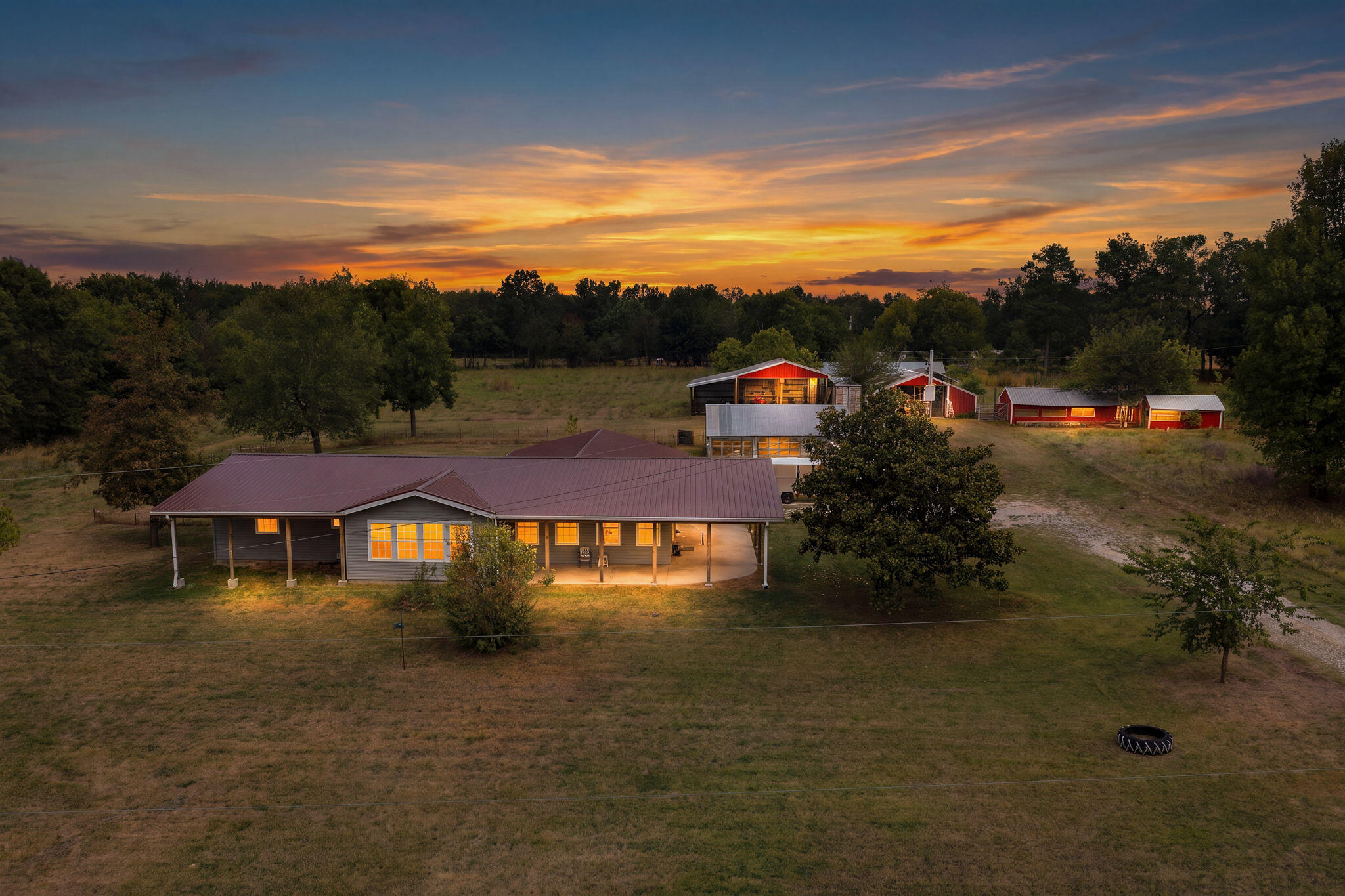 19116 Highway Zz Property Photo 2