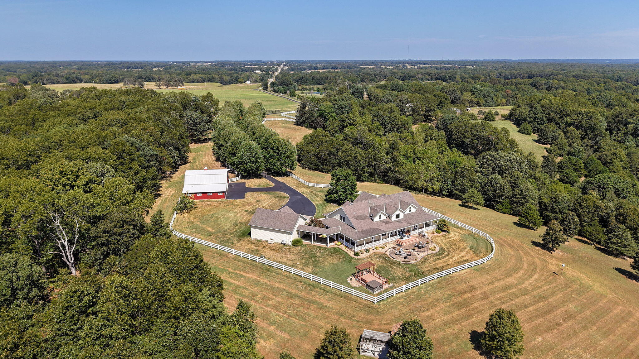 9492 State Highway U Property Photo 8