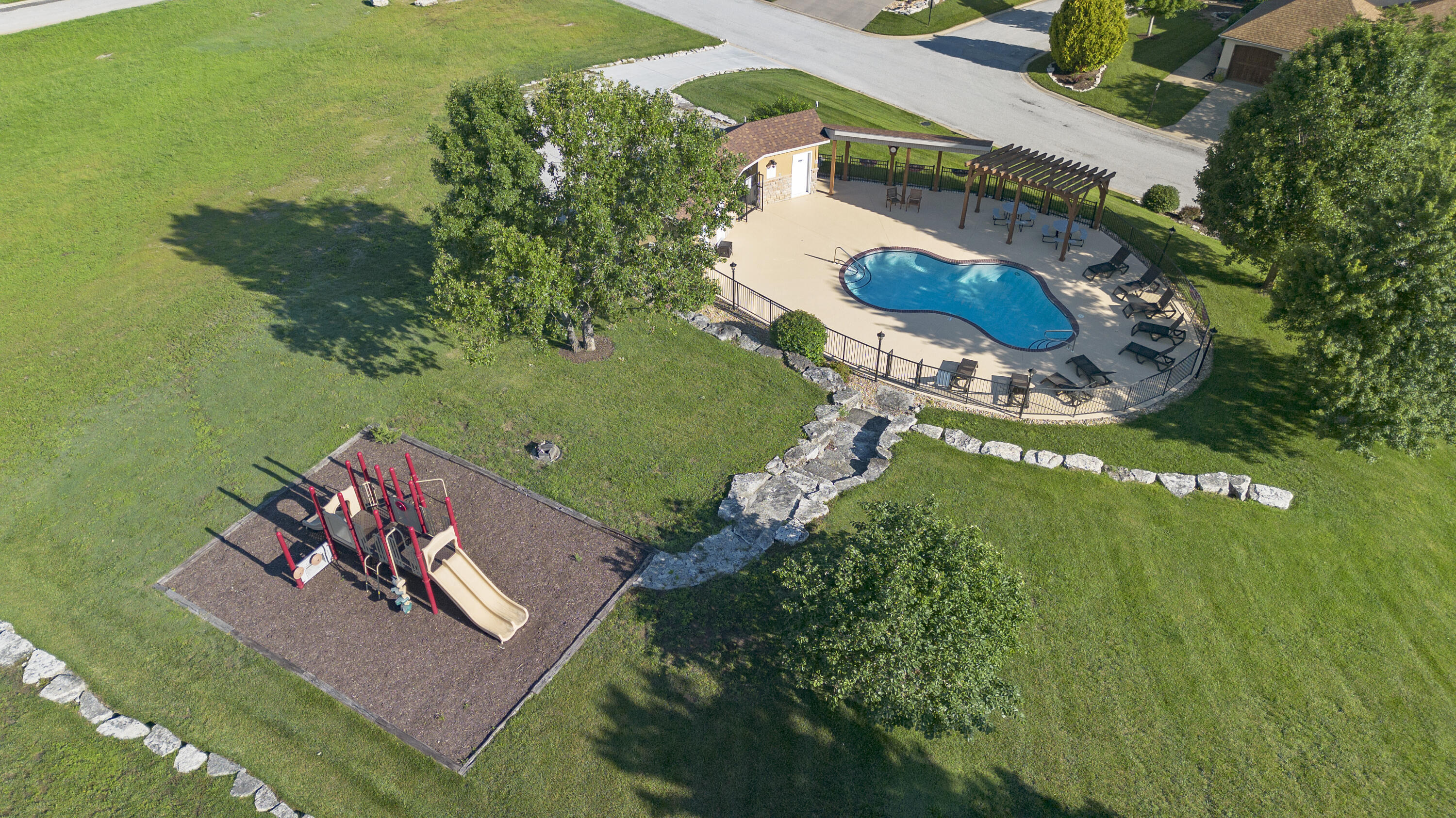 138 Stoney Pointe Drive Property Photo 34