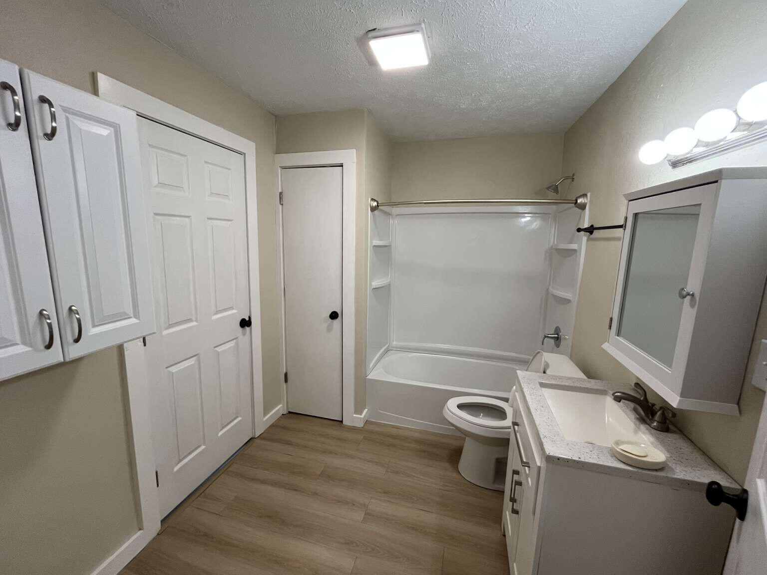 2300 North Main Avenue Property Photo 12