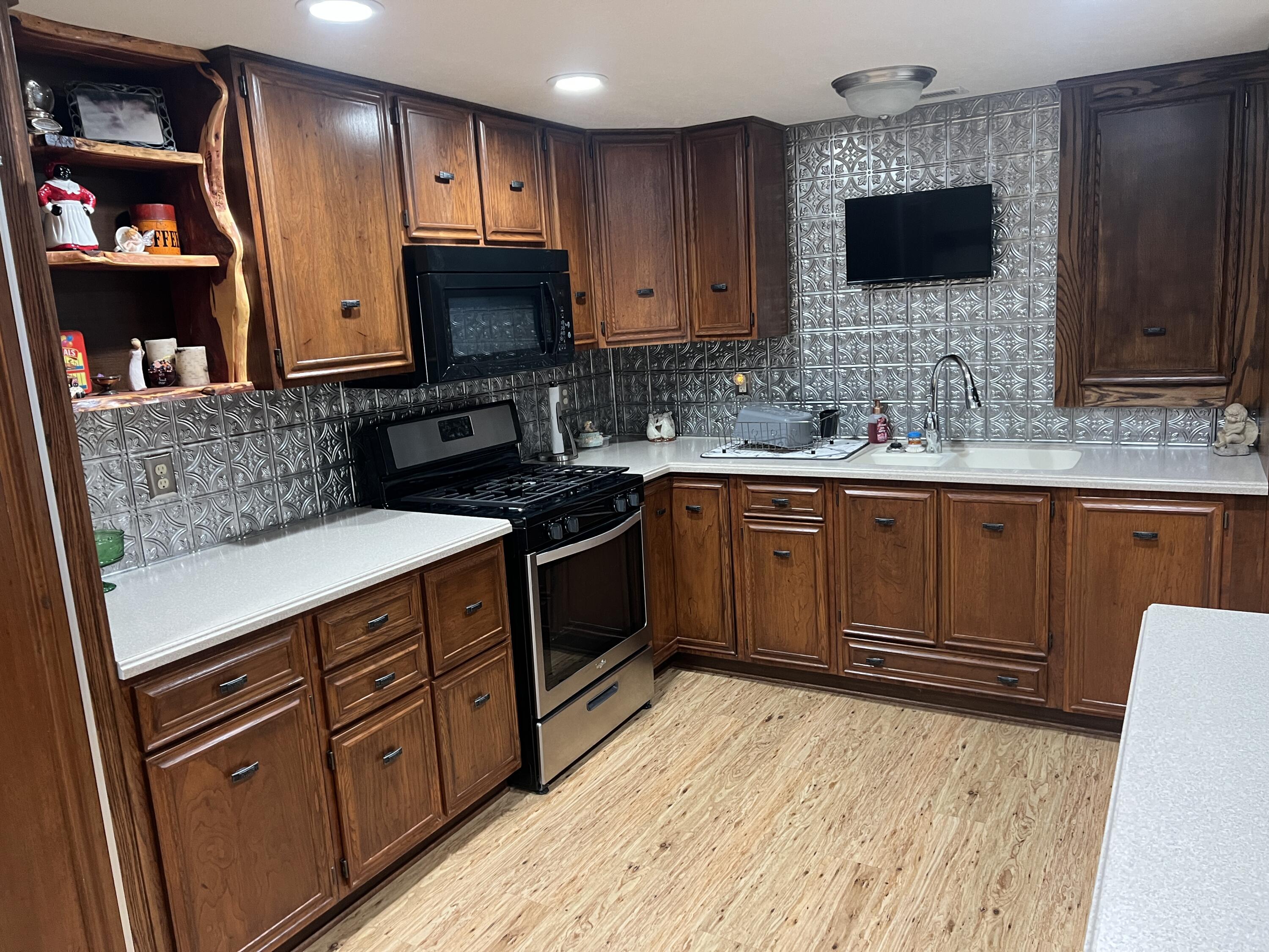 838 Alpha Drive Property Photo 14
