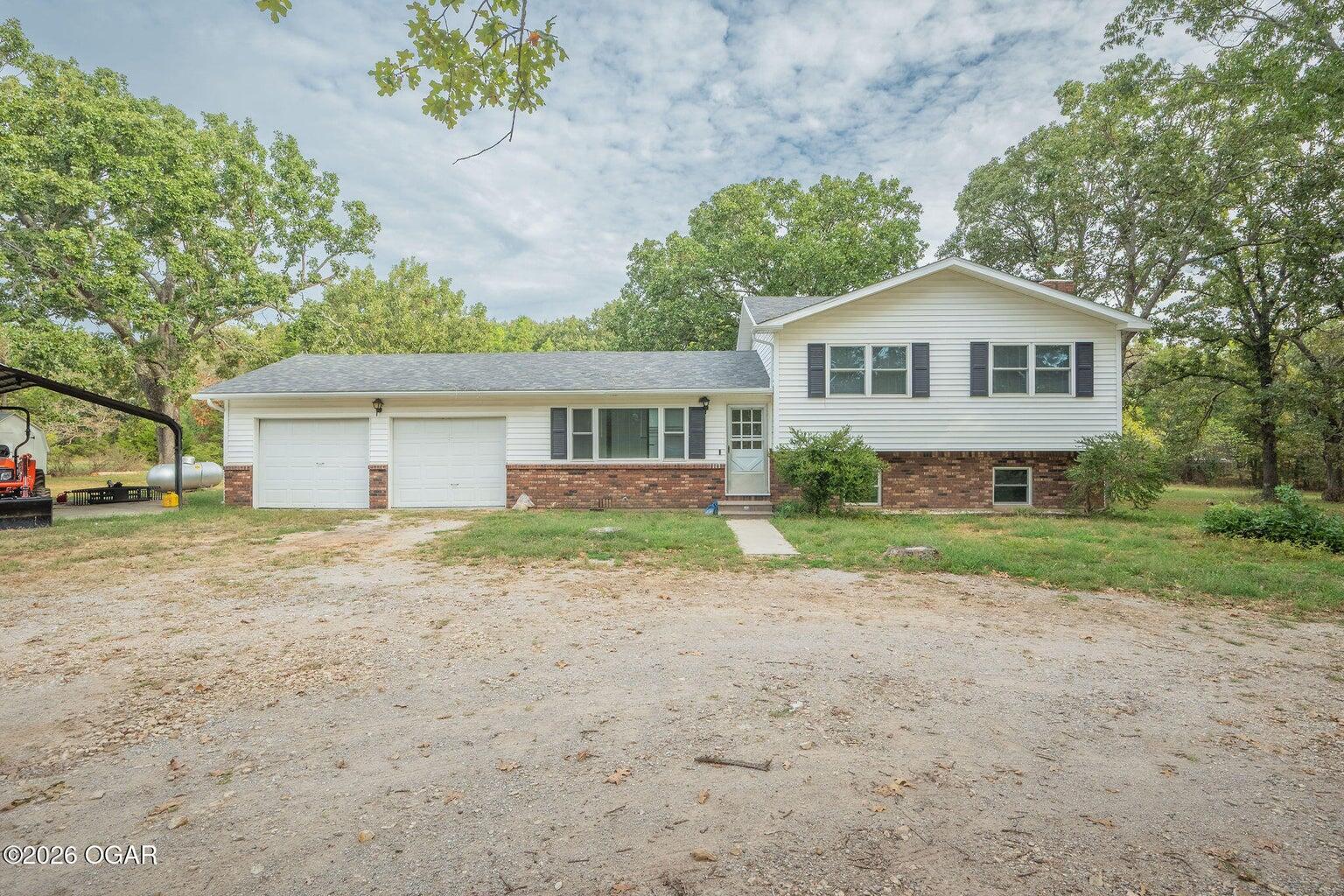883 Lark Road Property Photo 1
