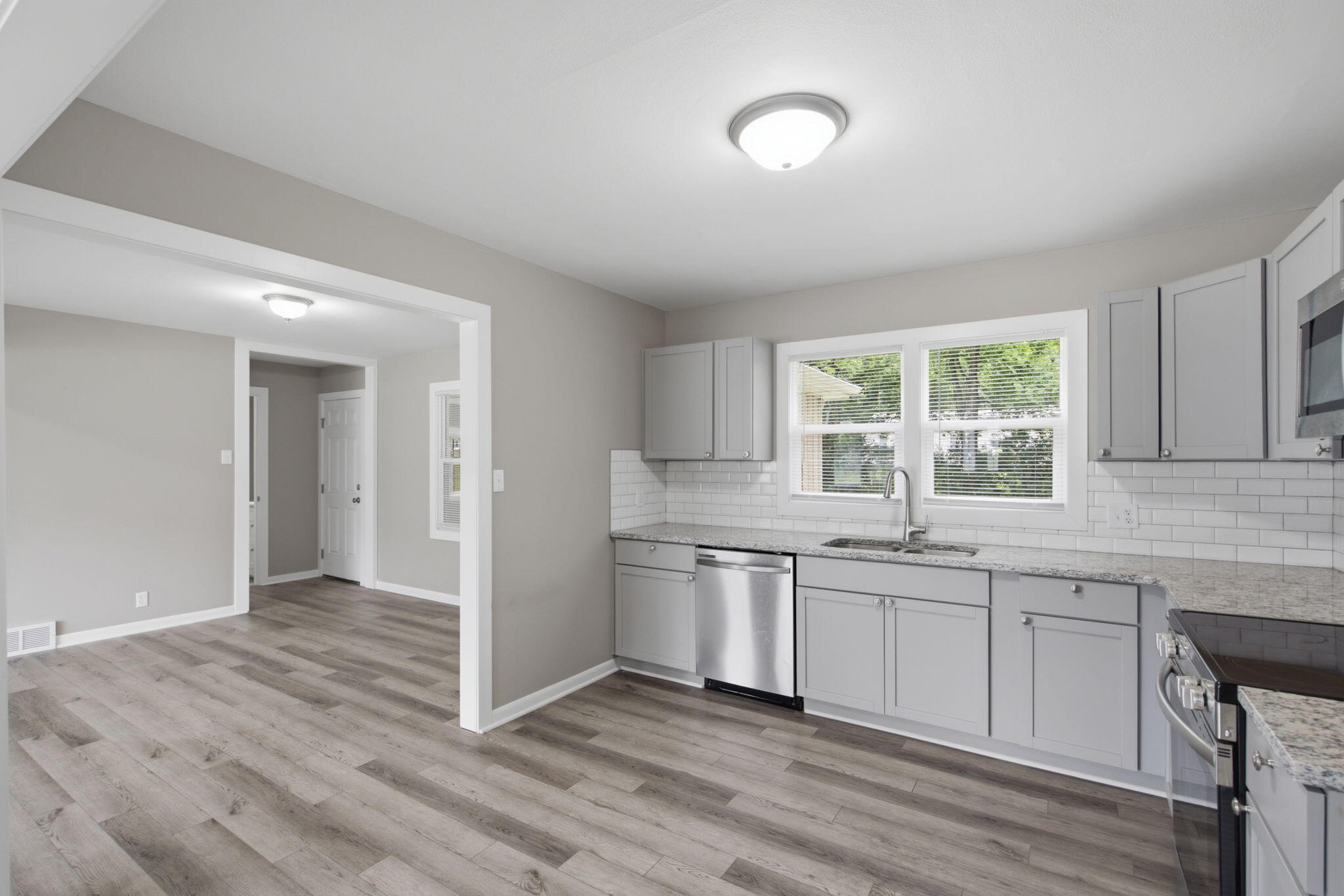 1259 East Berkeley Street Property Photo 10