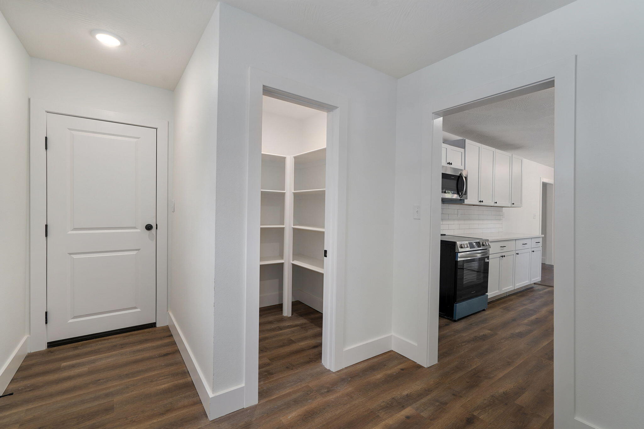 1025 West Vancouver Street Property Photo 6