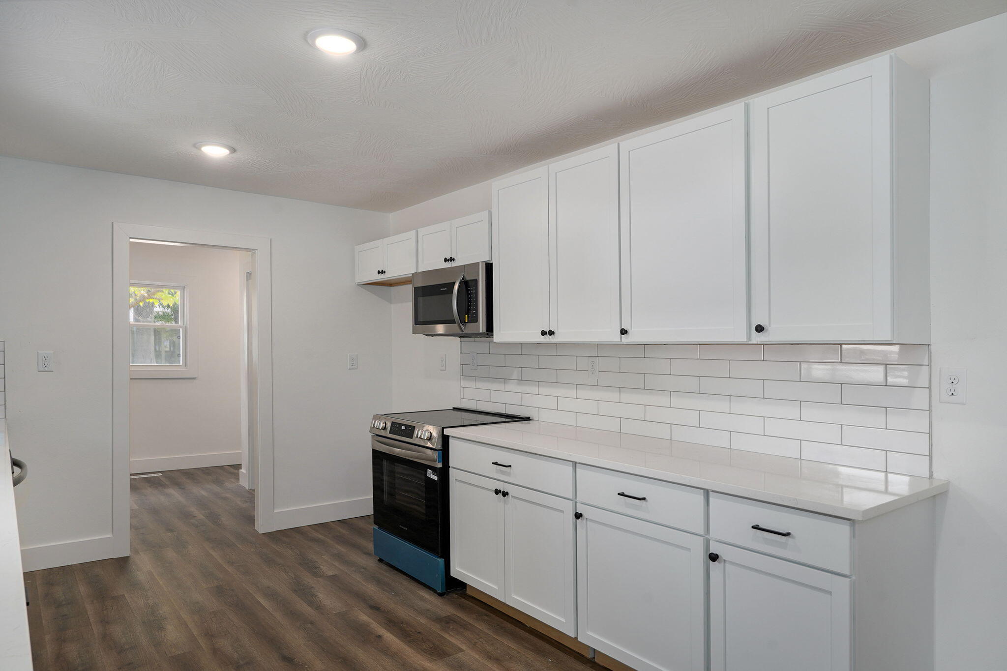 1025 West Vancouver Street Property Photo 8