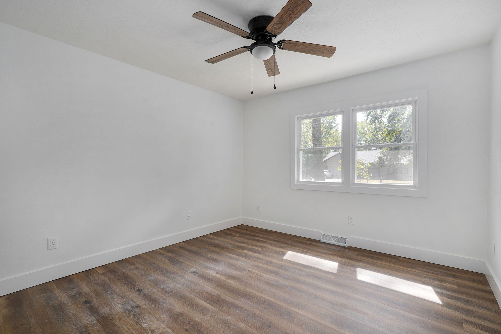 1025 West Vancouver Street Property Photo 25