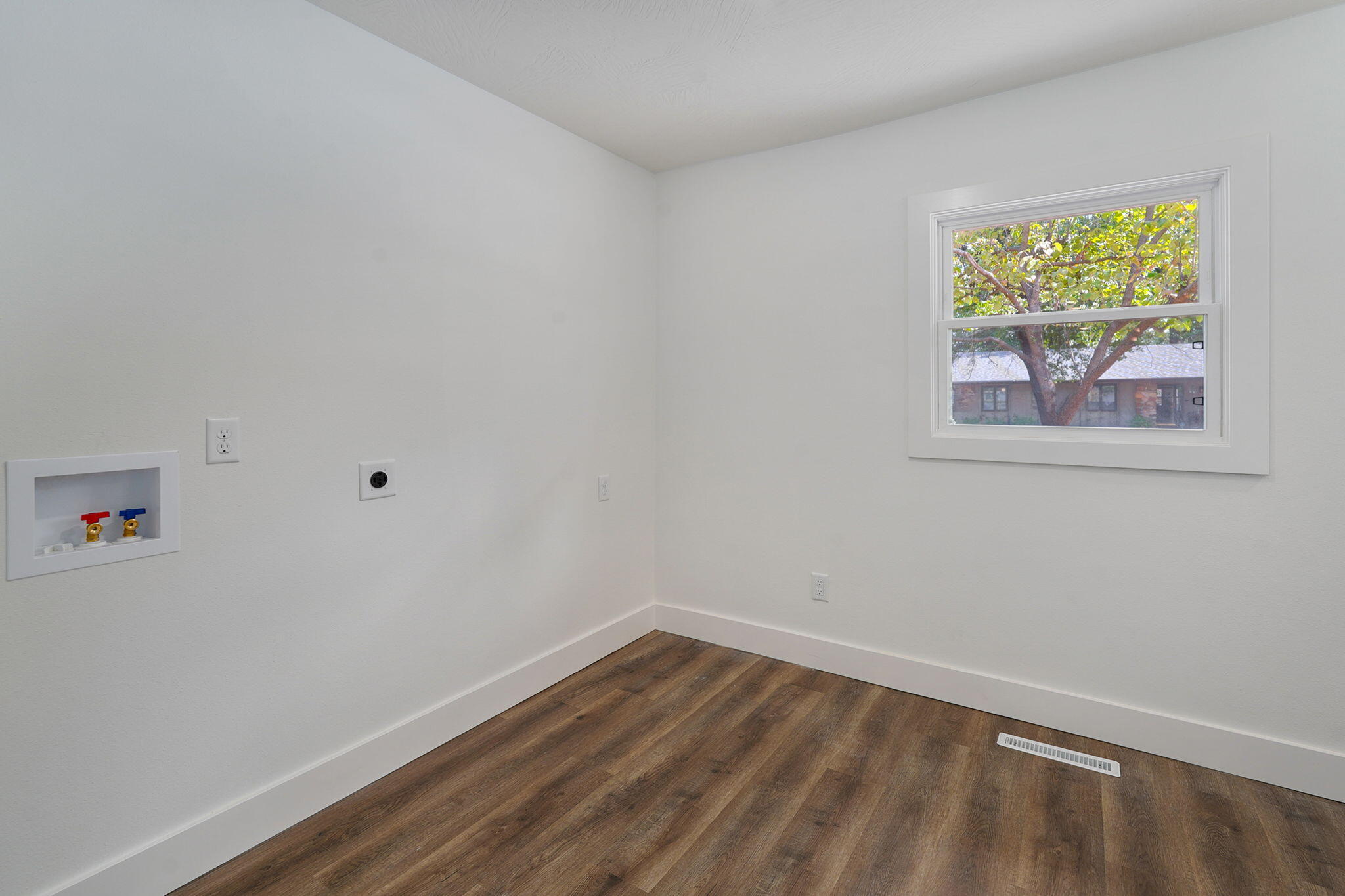1025 West Vancouver Street Property Photo 27