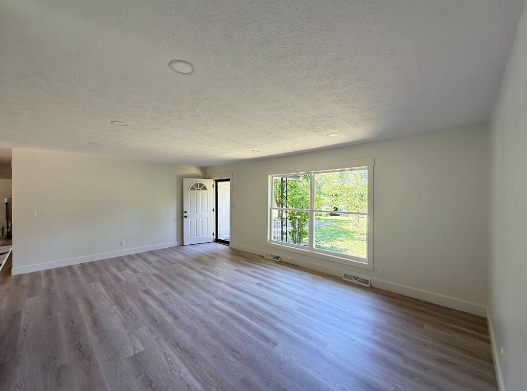 928 Walnut Lawn Court Property Photo 18