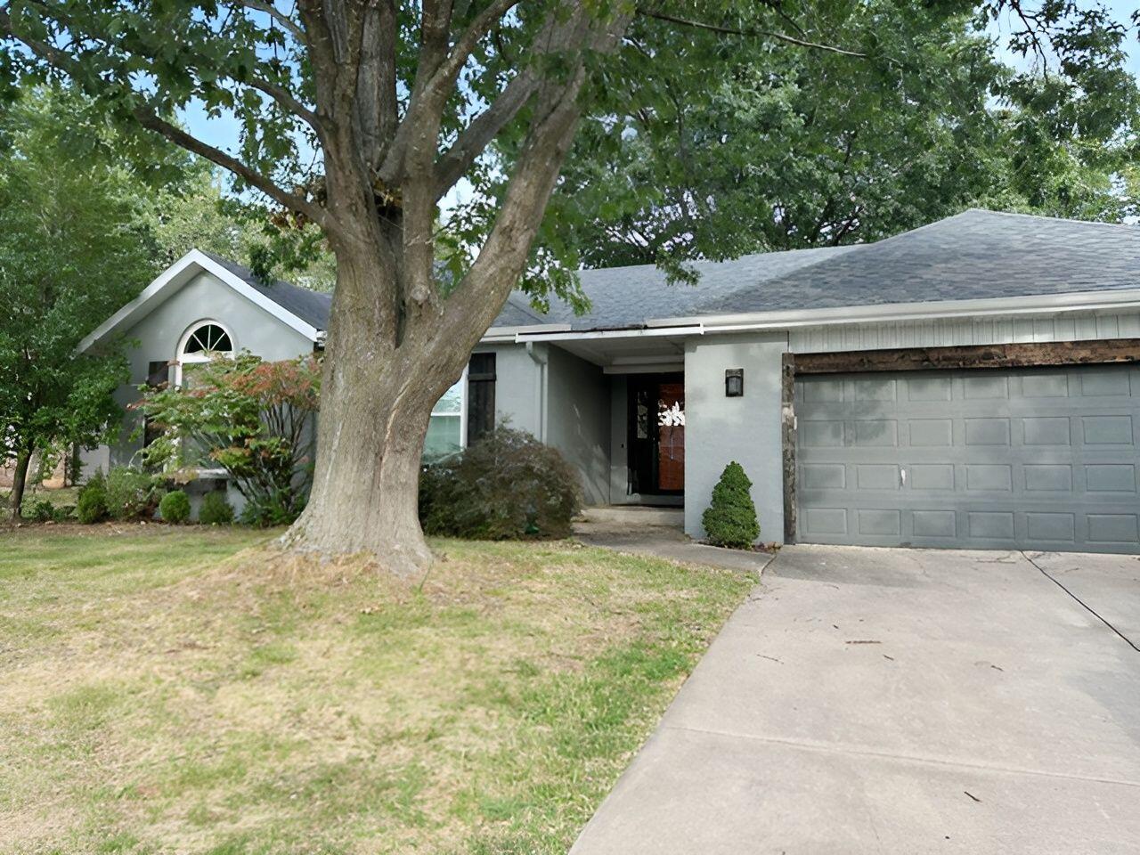 5670 South Jefferson Avenue Property Photo 1