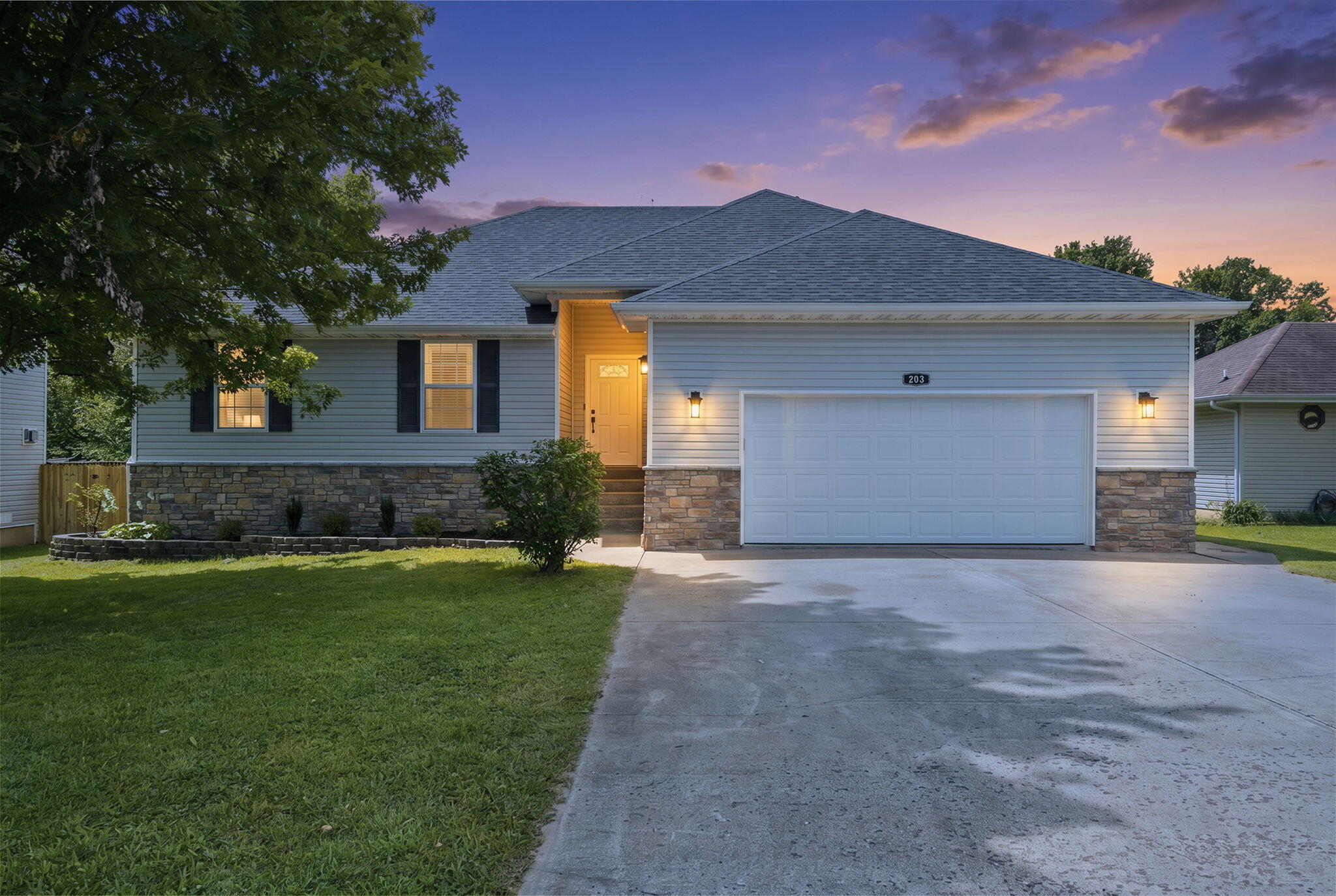 203 Penzance Street Property Photo 1