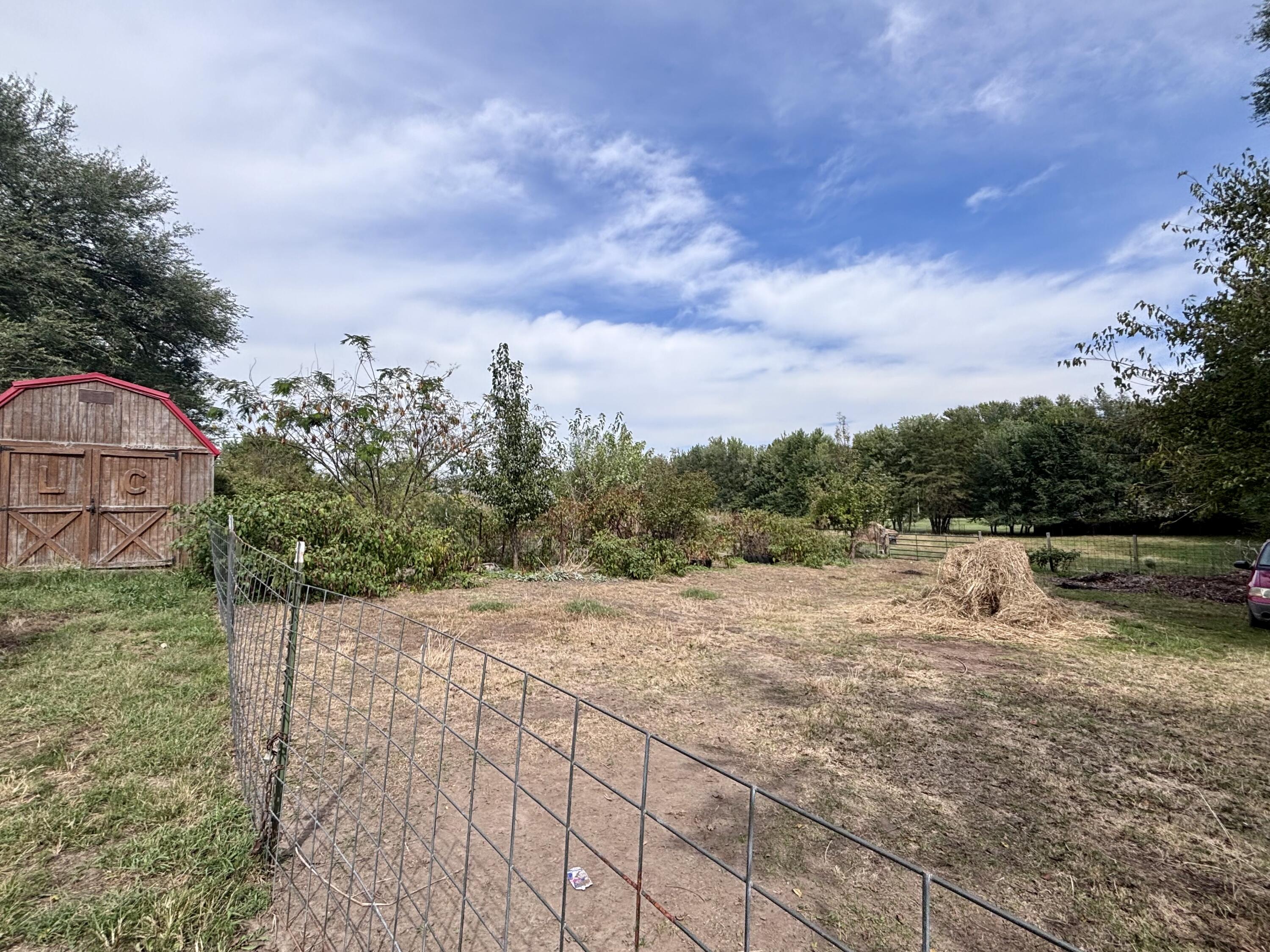 439 West Hines Street Property Photo 10