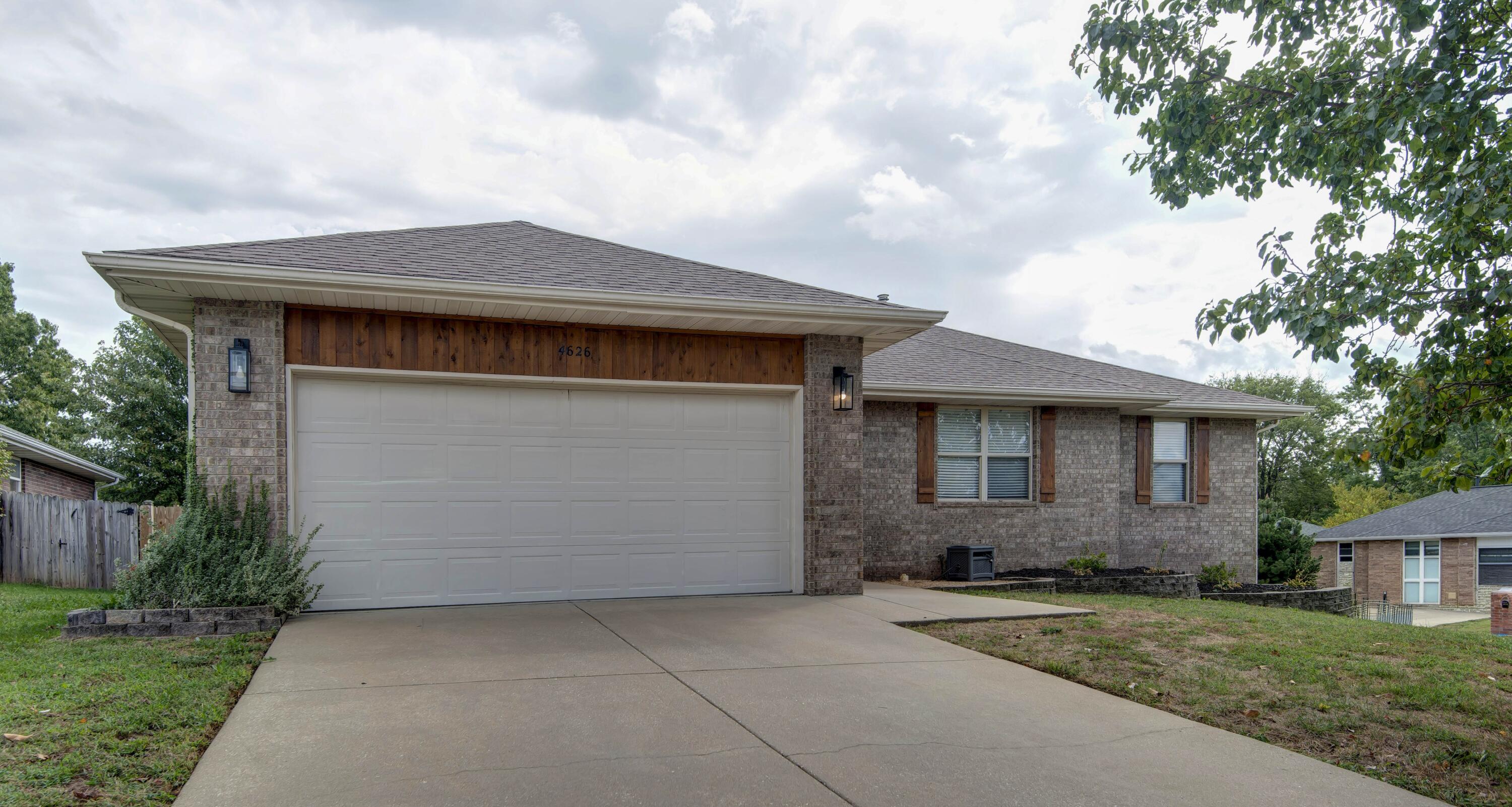 4626 South Falcon Court Property Photo 1