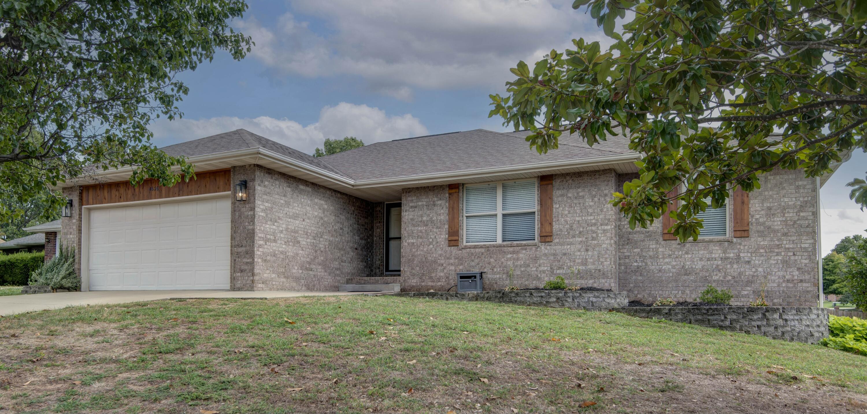 4626 South Falcon Court Property Photo 3