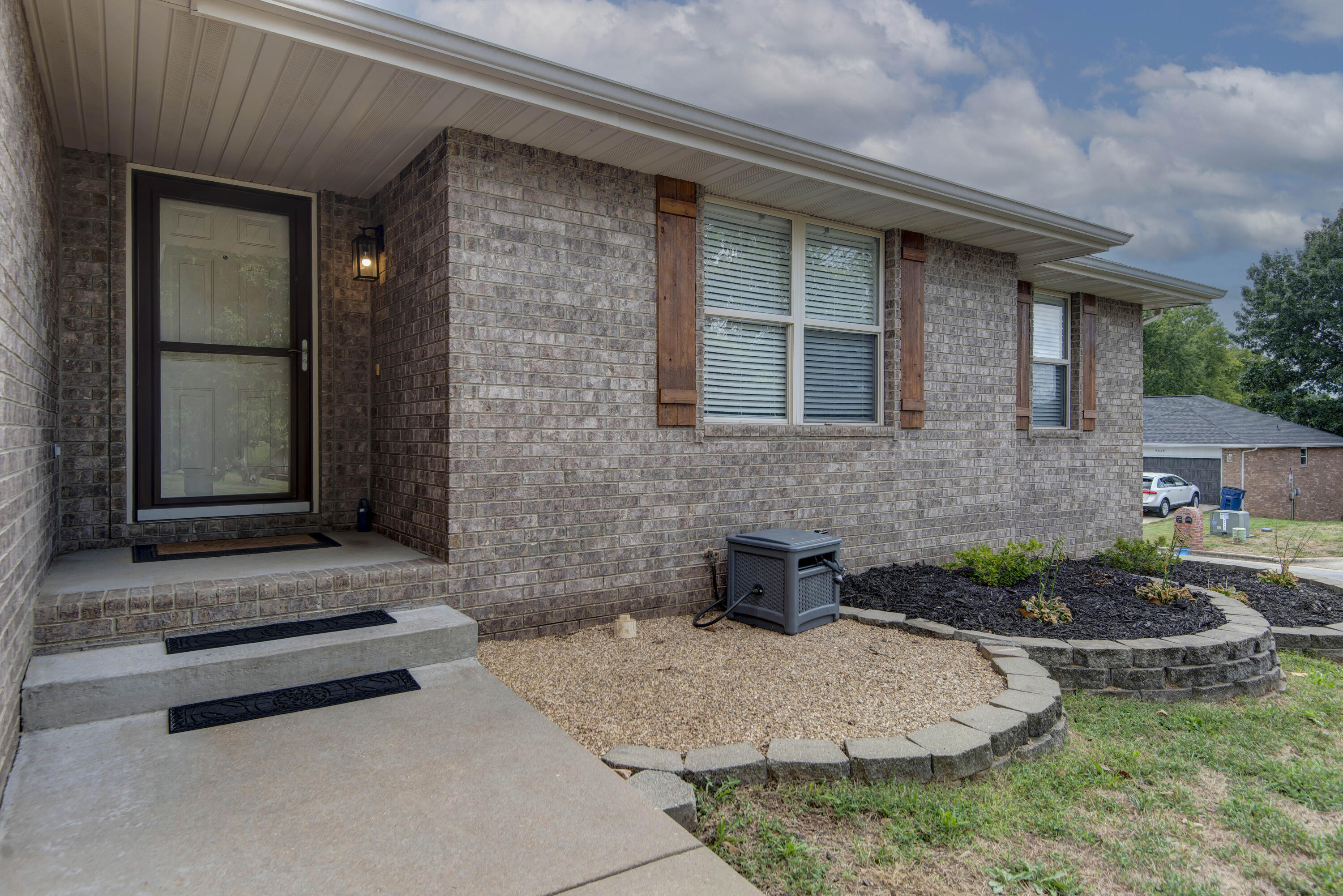 4626 South Falcon Court Property Photo 5