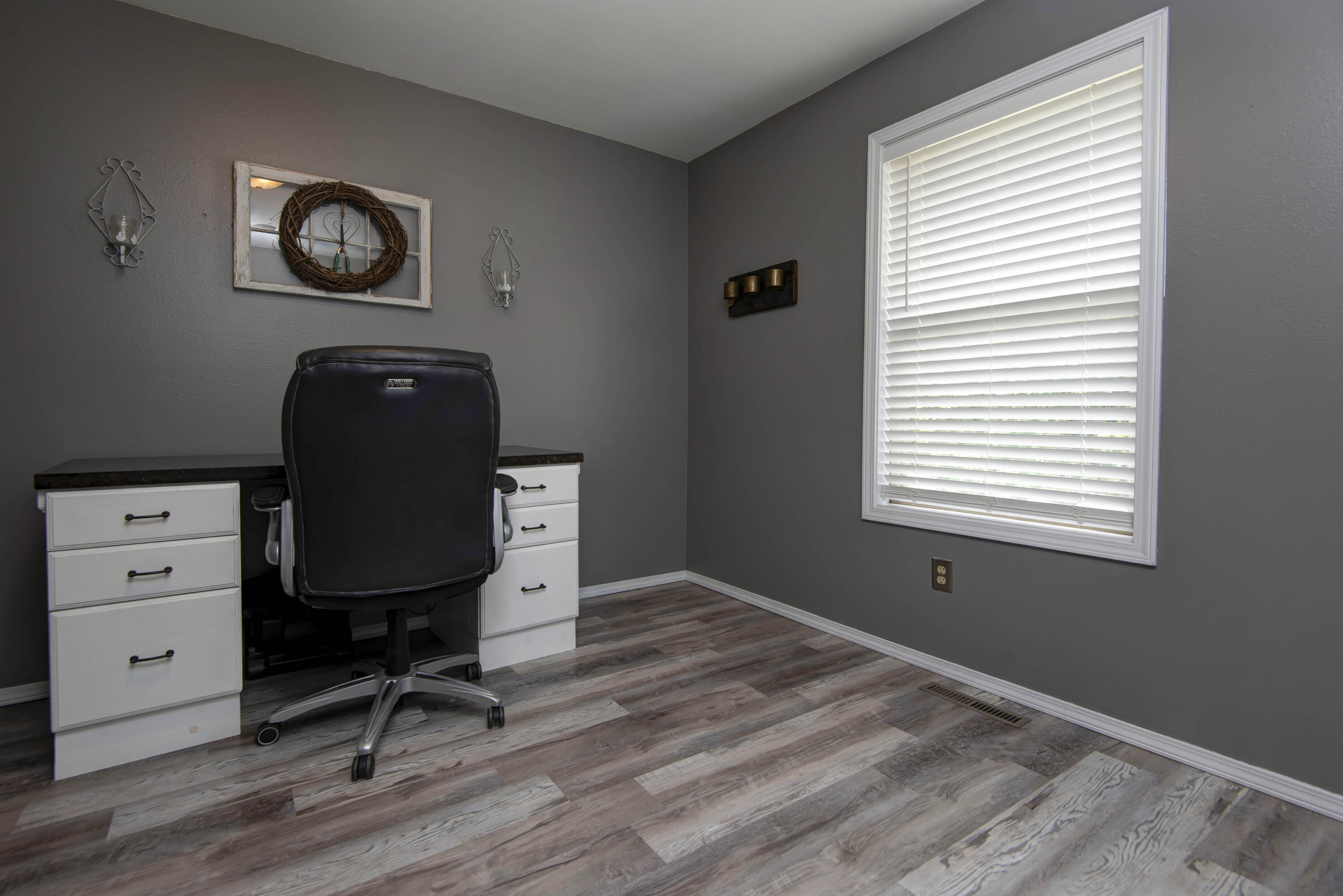 4626 South Falcon Court Property Photo 20