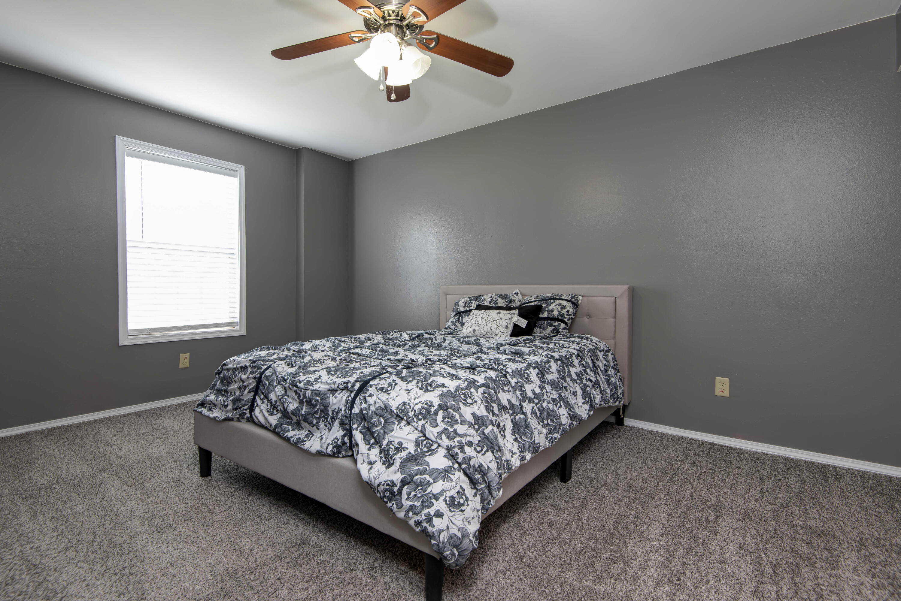 4626 South Falcon Court Property Photo 24