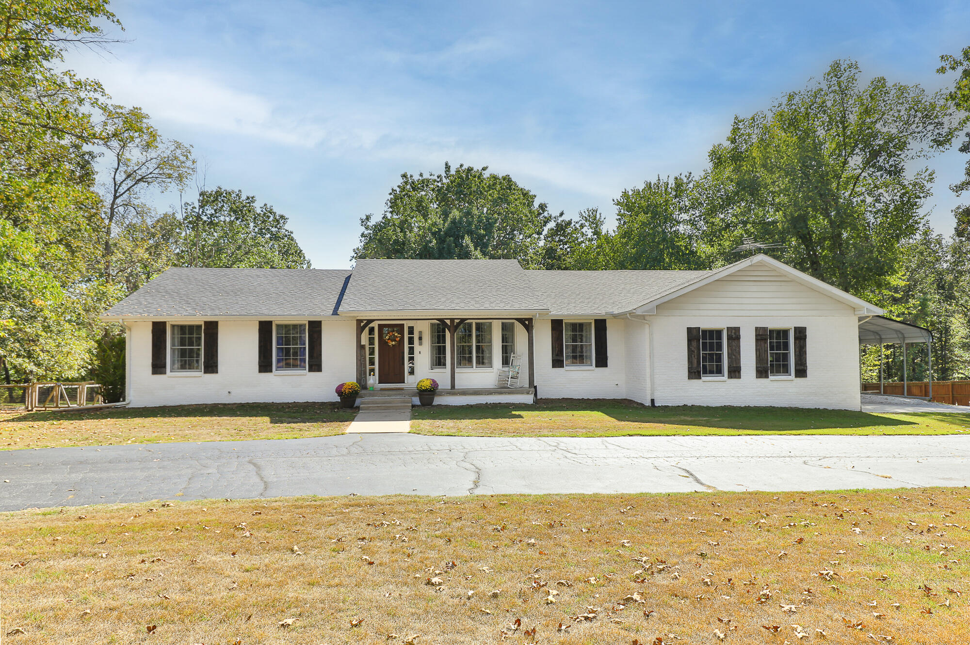 1128 East 425th Road Property Photo 2