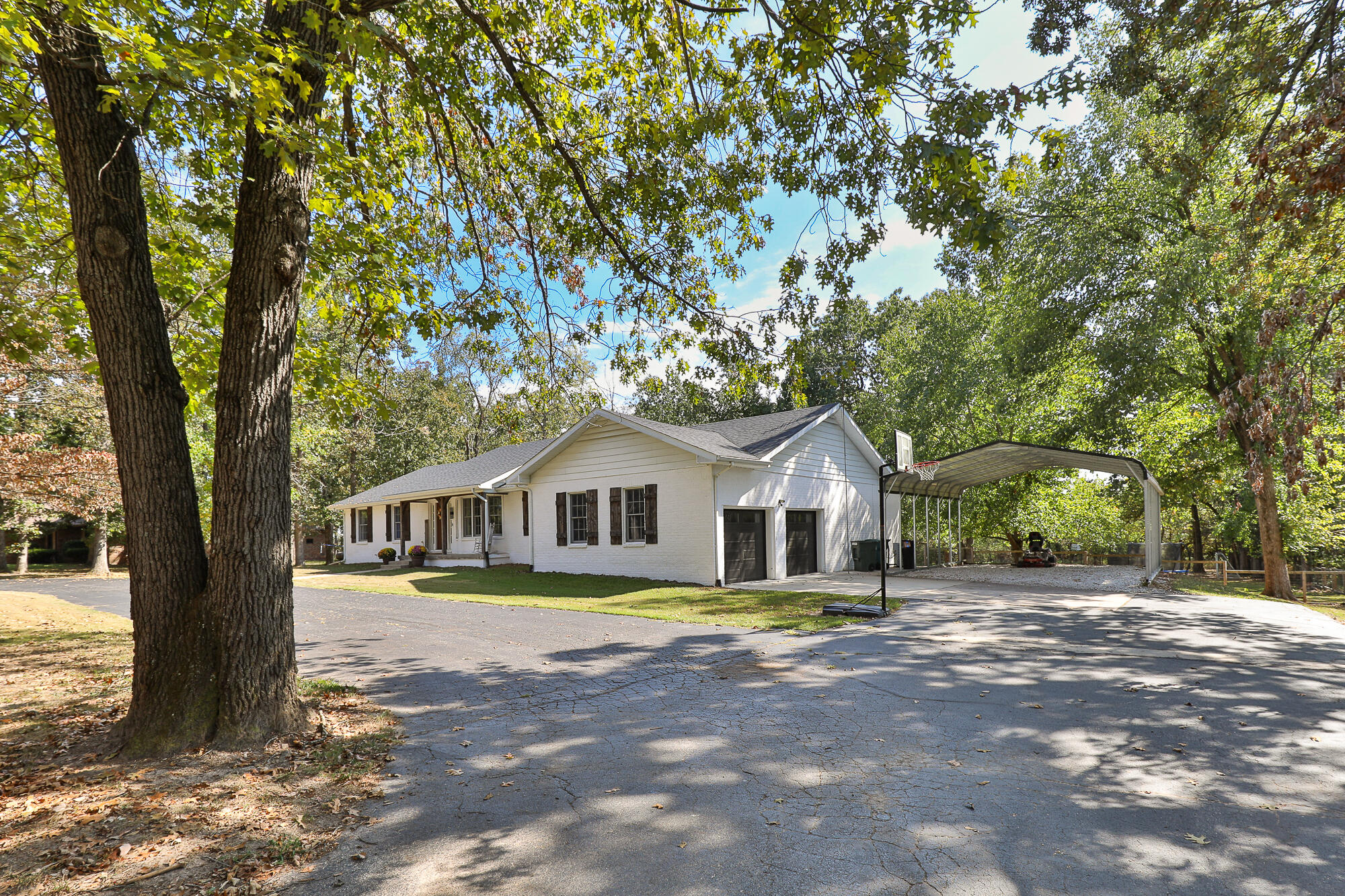 1128 East 425th Road Property Photo 3