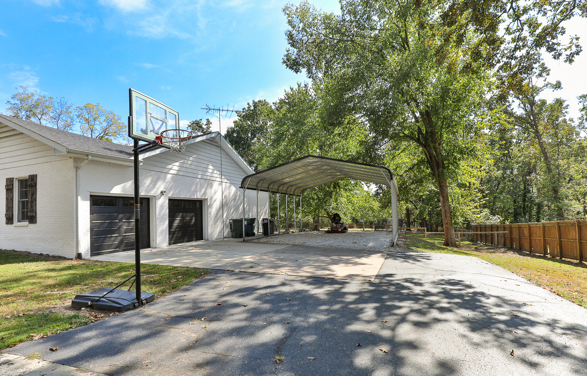 1128 East 425th Road Property Photo 4