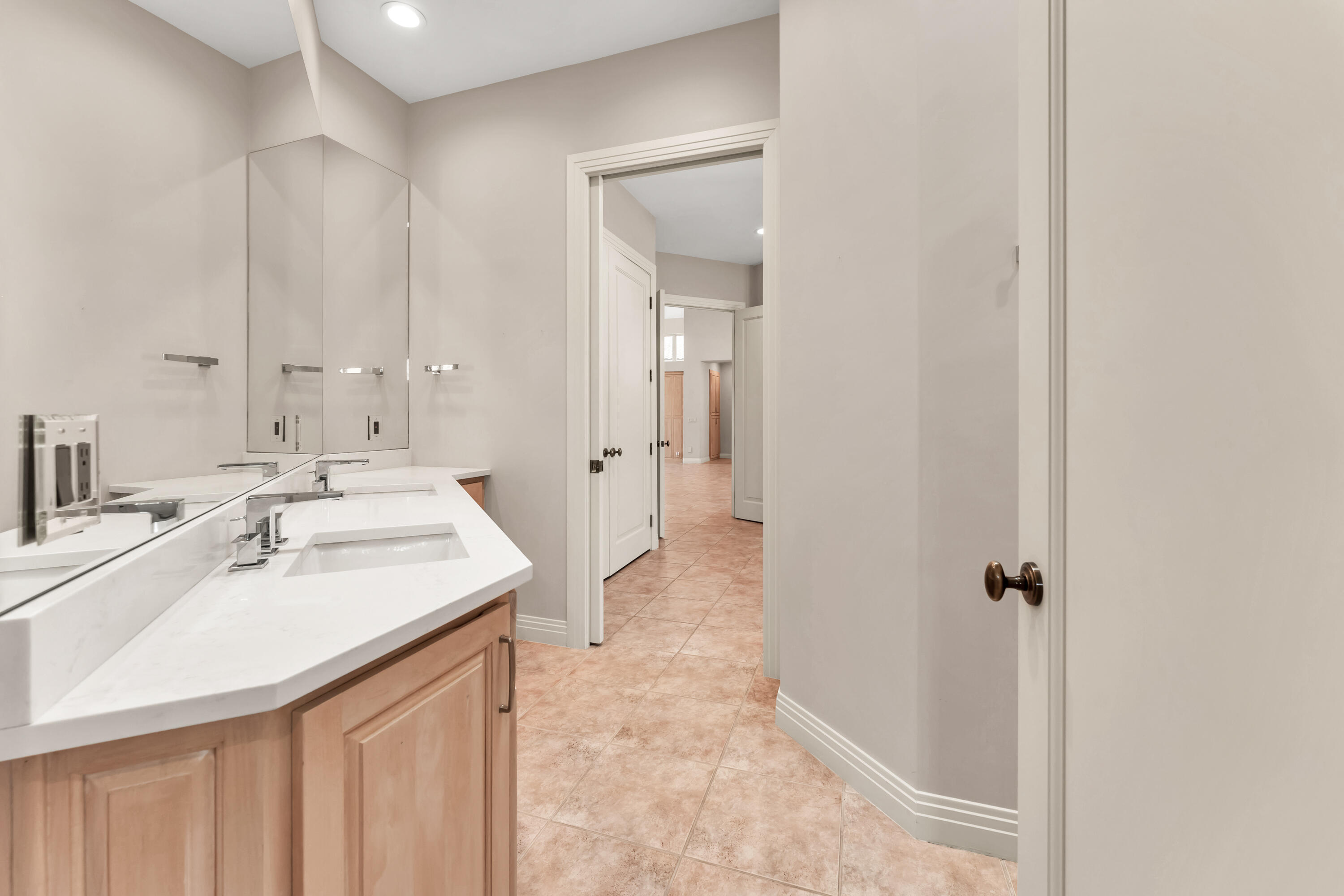 5197 South Stonehaven Drive Property Photo 18