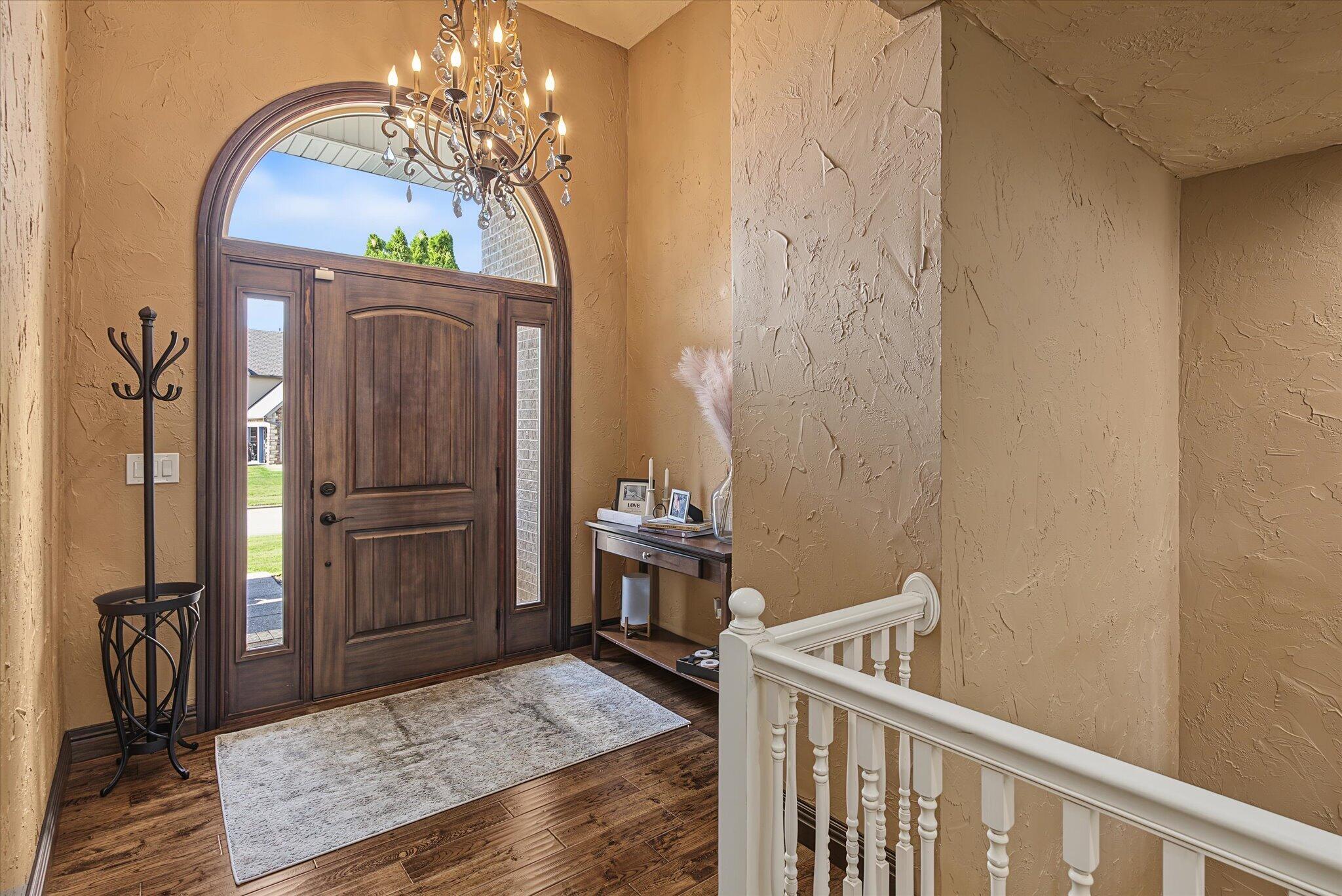6202 South Meadowview Drive Property Photo 6