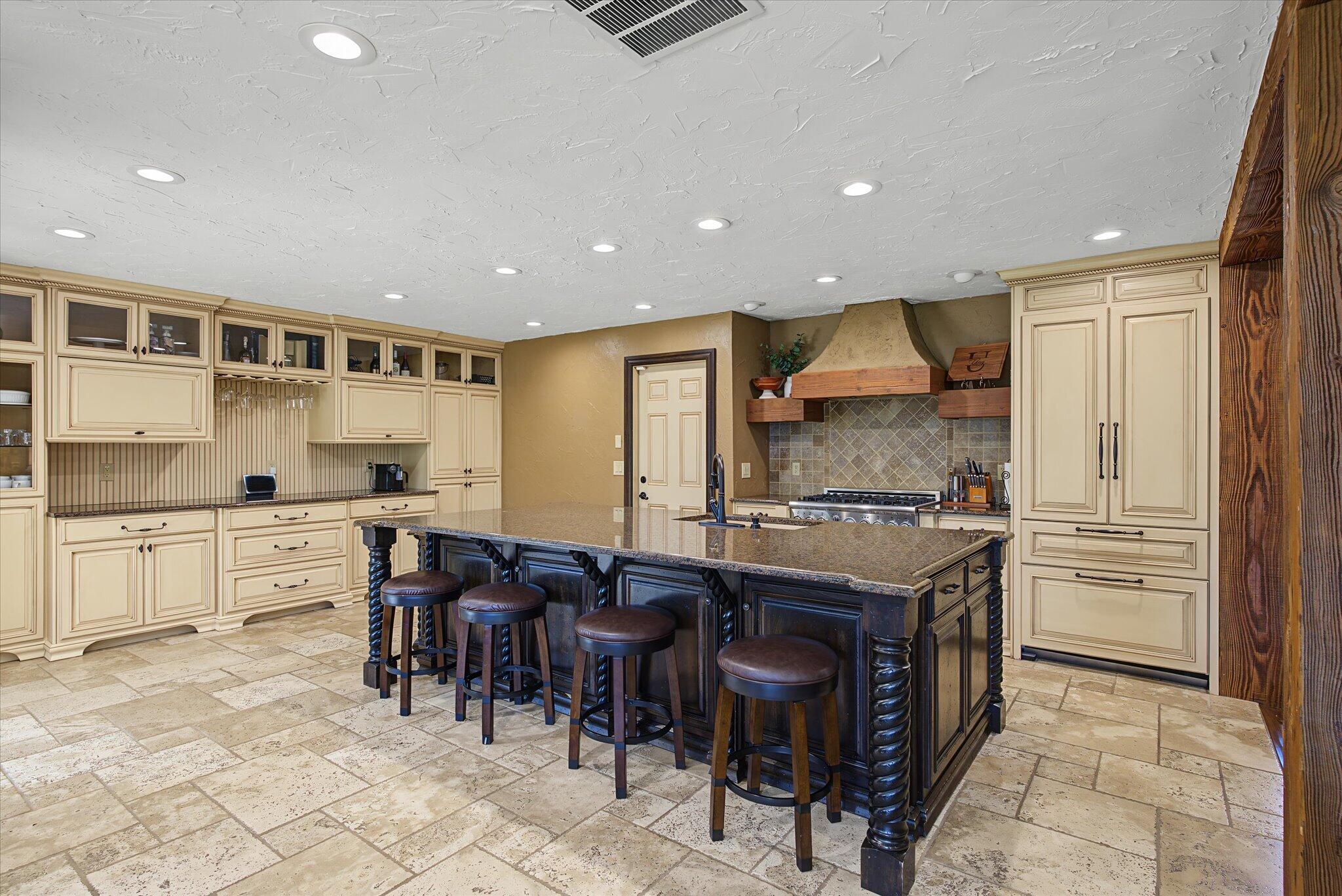6202 South Meadowview Drive Property Photo 14