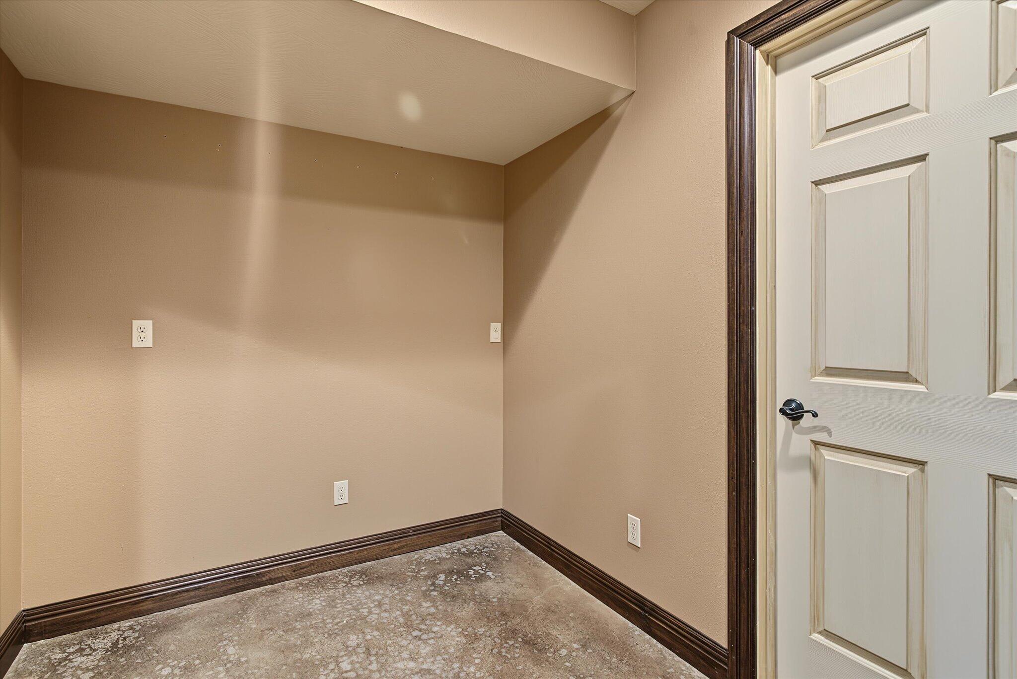 6202 South Meadowview Drive Property Photo 57