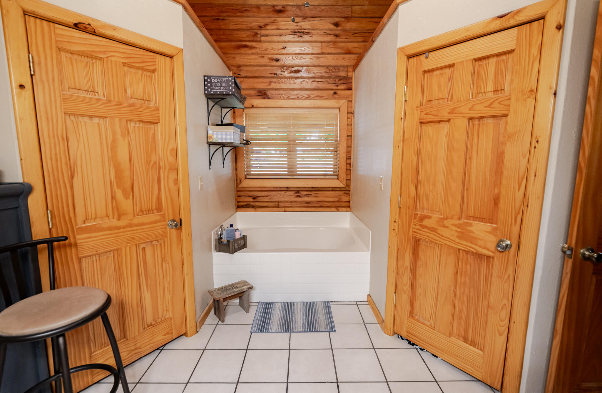 11028 Farm Road 2020 Property Photo 35