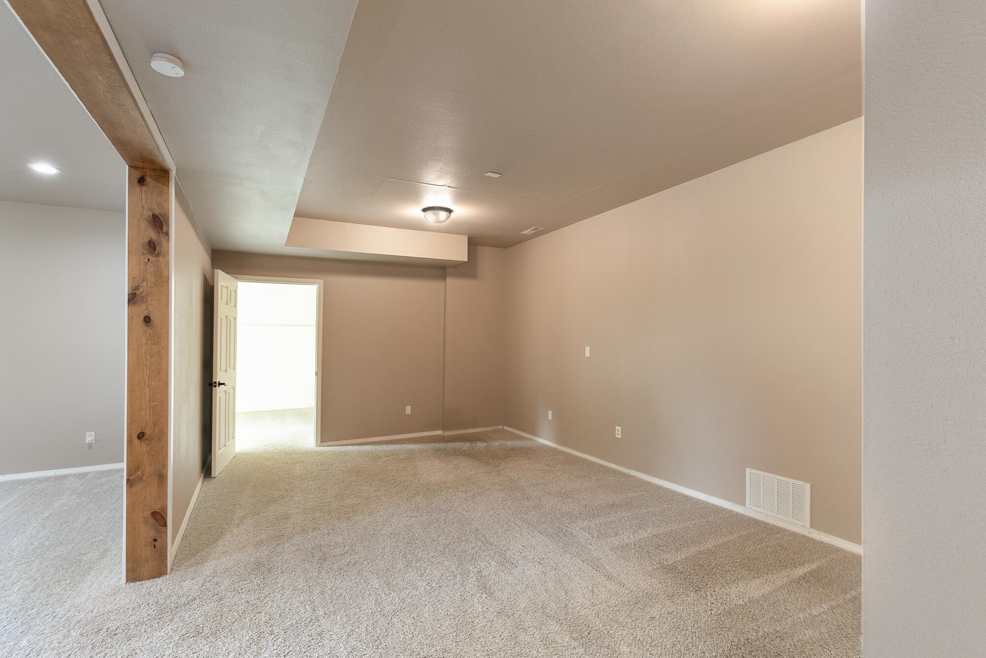 1556 East 464th Road Property Photo 32