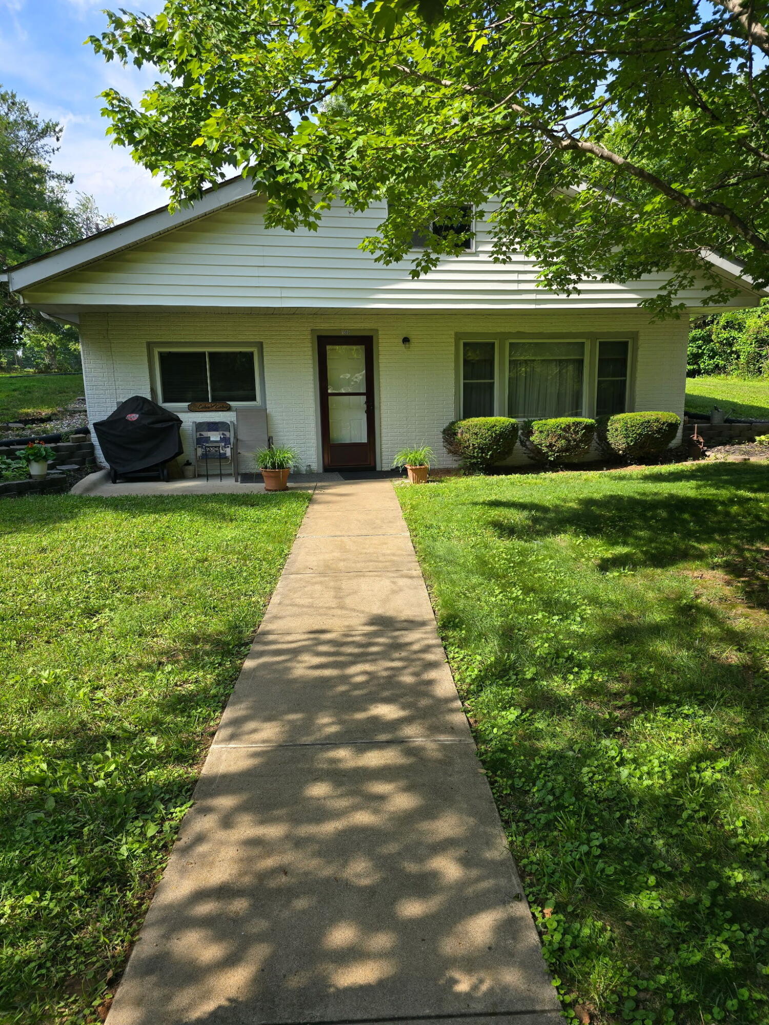 1305 Prairie Ridge Road Property Photo 1