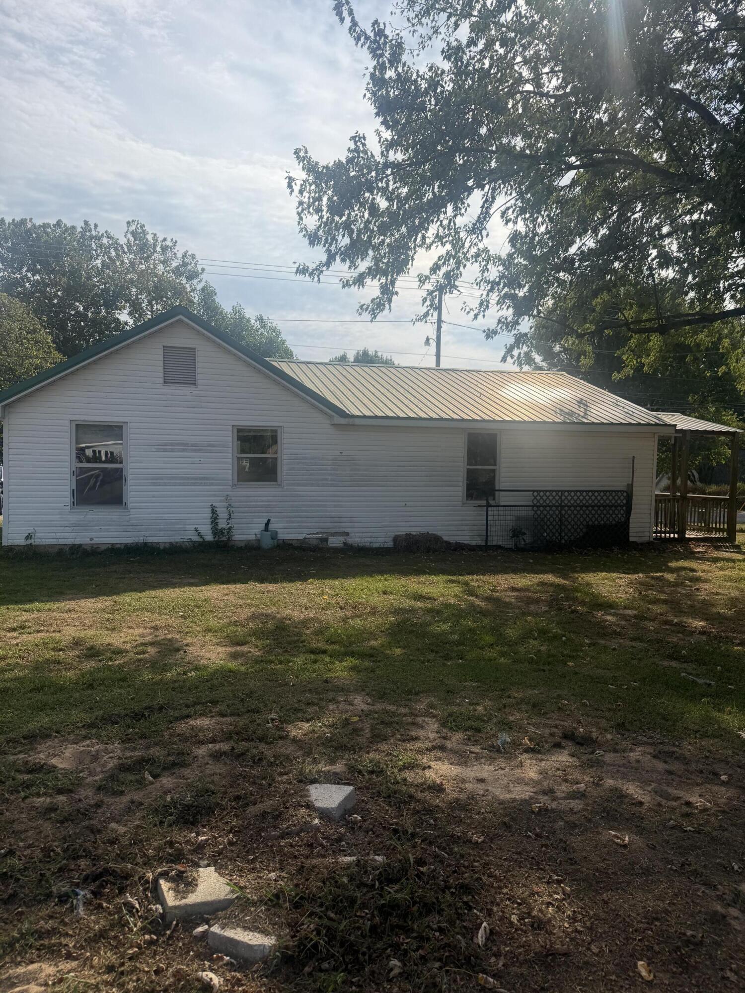 1049 South Hudson Avenue Property Photo 14