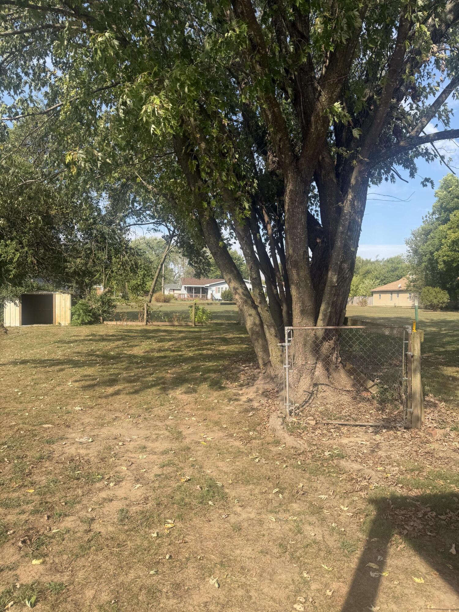 1049 South Hudson Avenue Property Photo 16