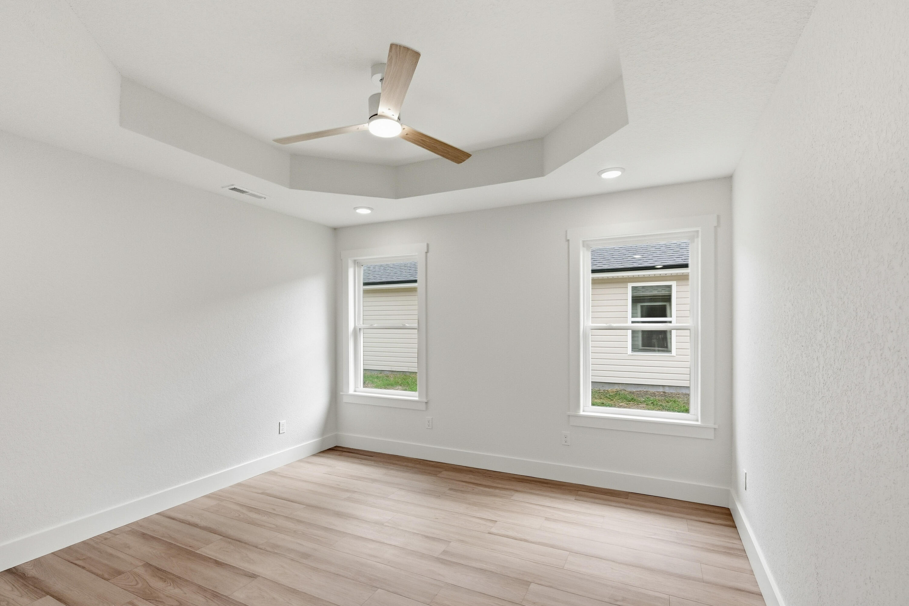 318 West Daugherty Street Property Photo 20