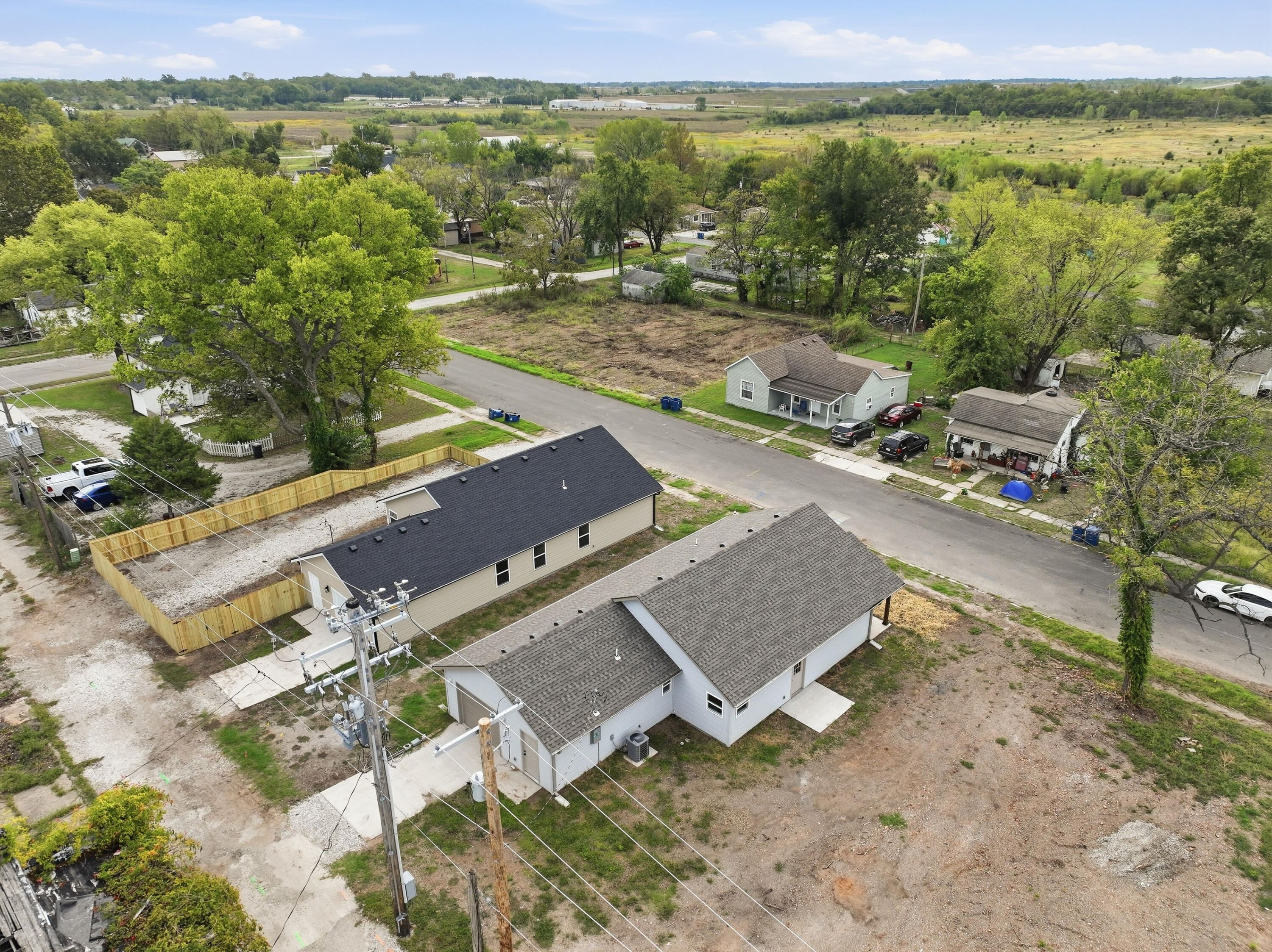 318 West Daugherty Street Property Photo 43