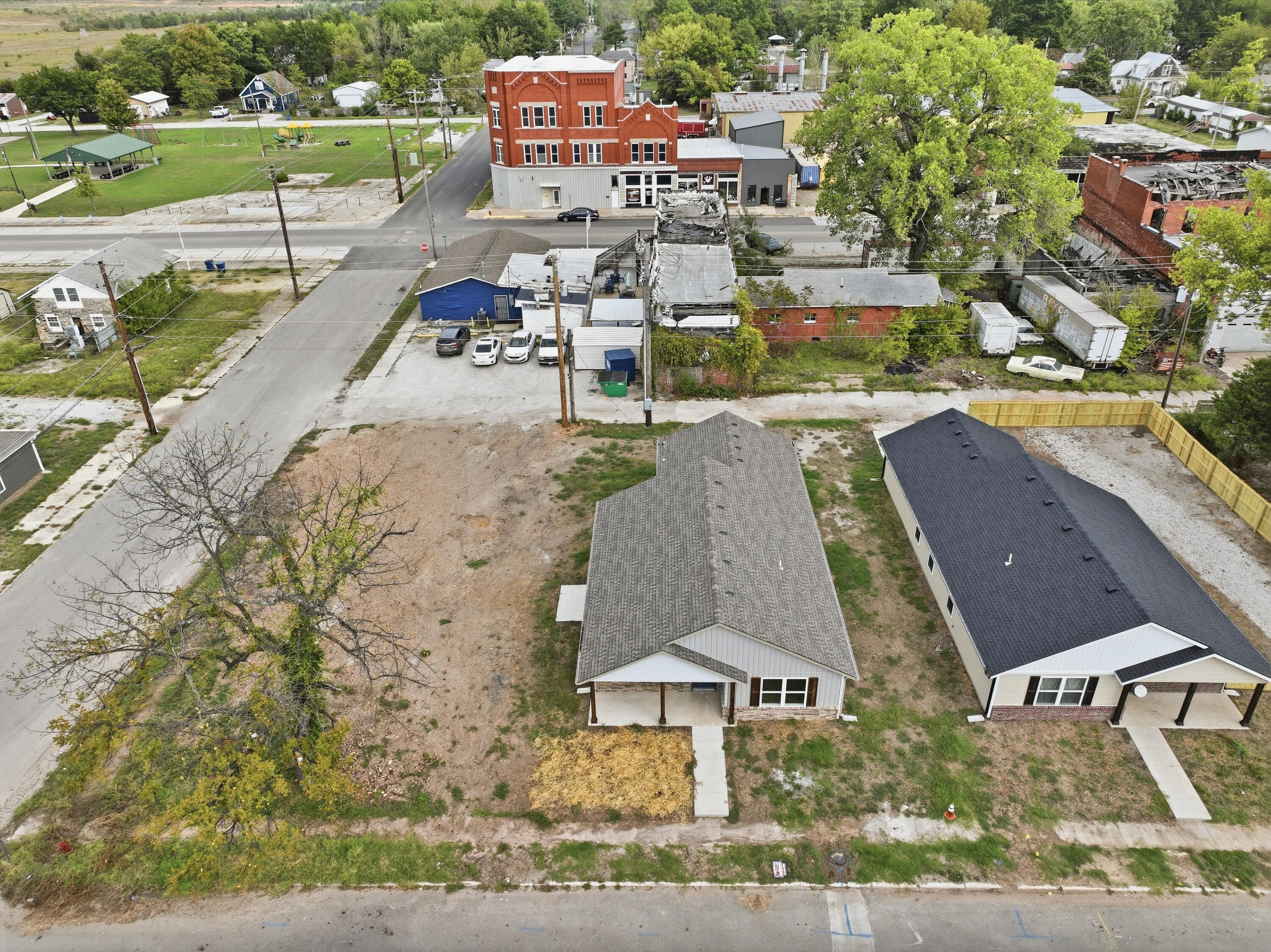 318 West Daugherty Street Property Photo 45