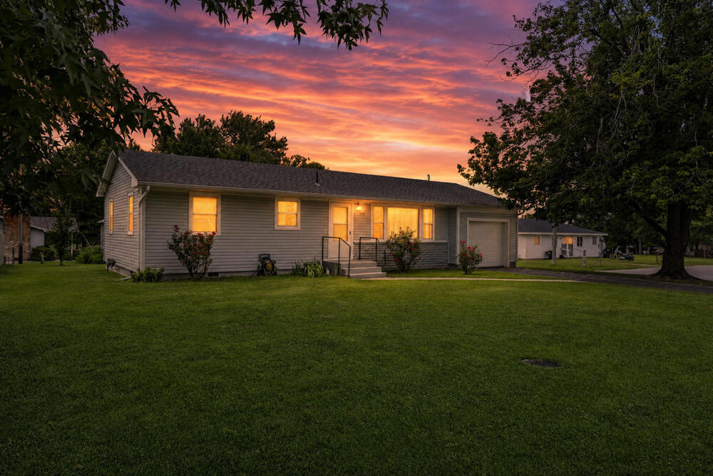 115 North Westview Drive Property Photo 1