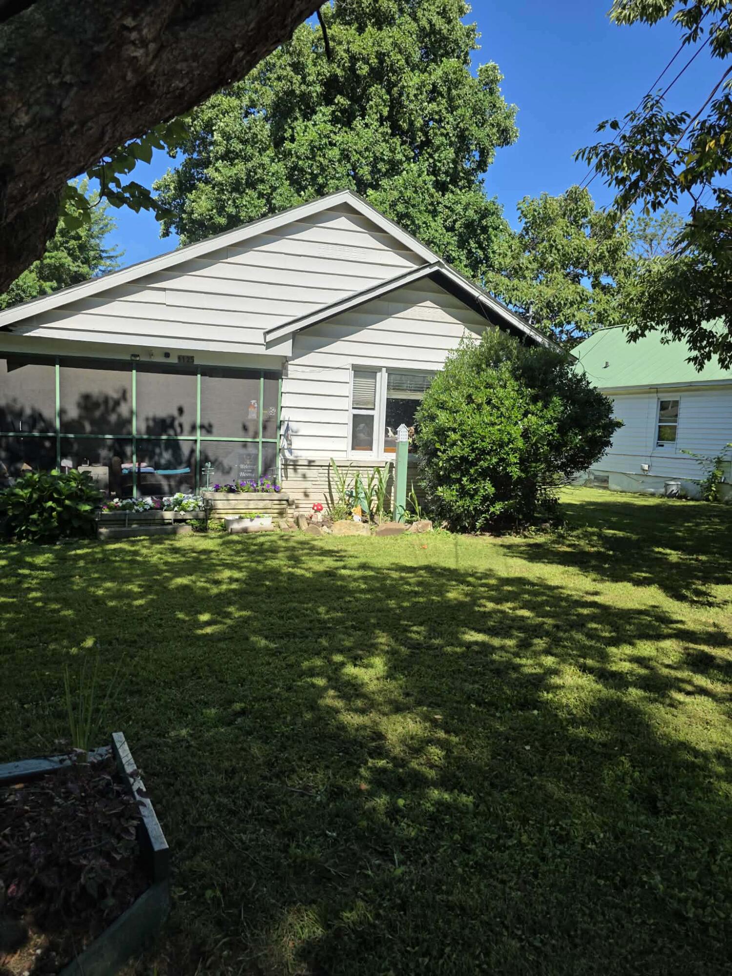 1125 South Main Avenue Property Photo 1