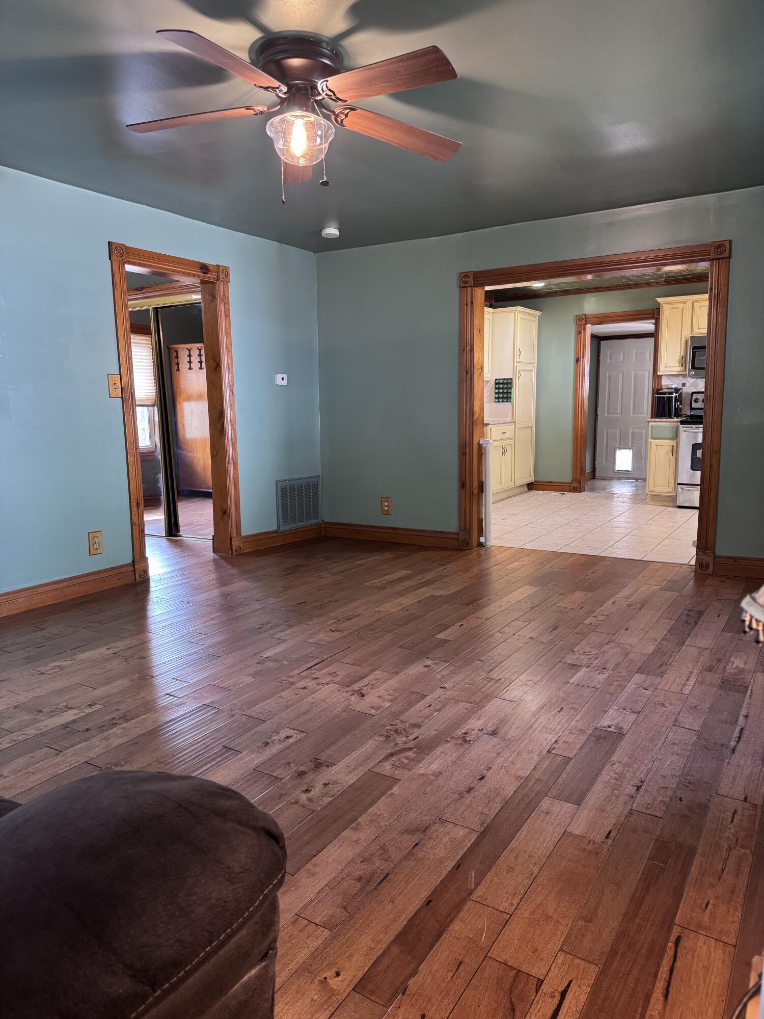 1125 South Main Avenue Property Photo 6