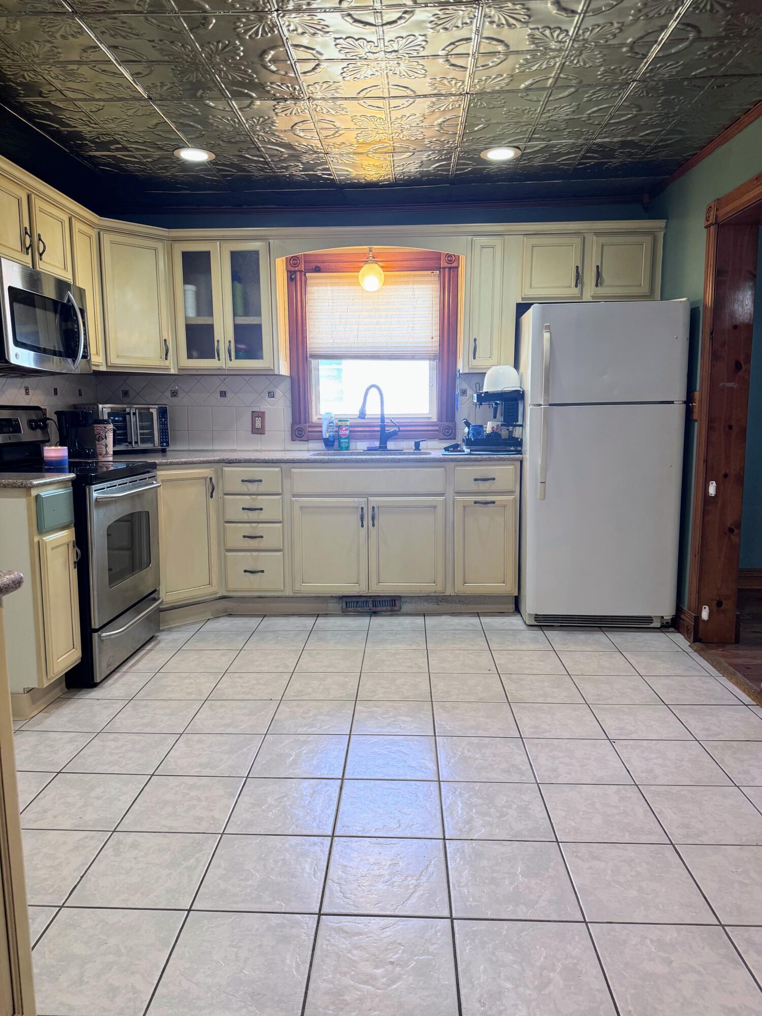 1125 South Main Avenue Property Photo 21