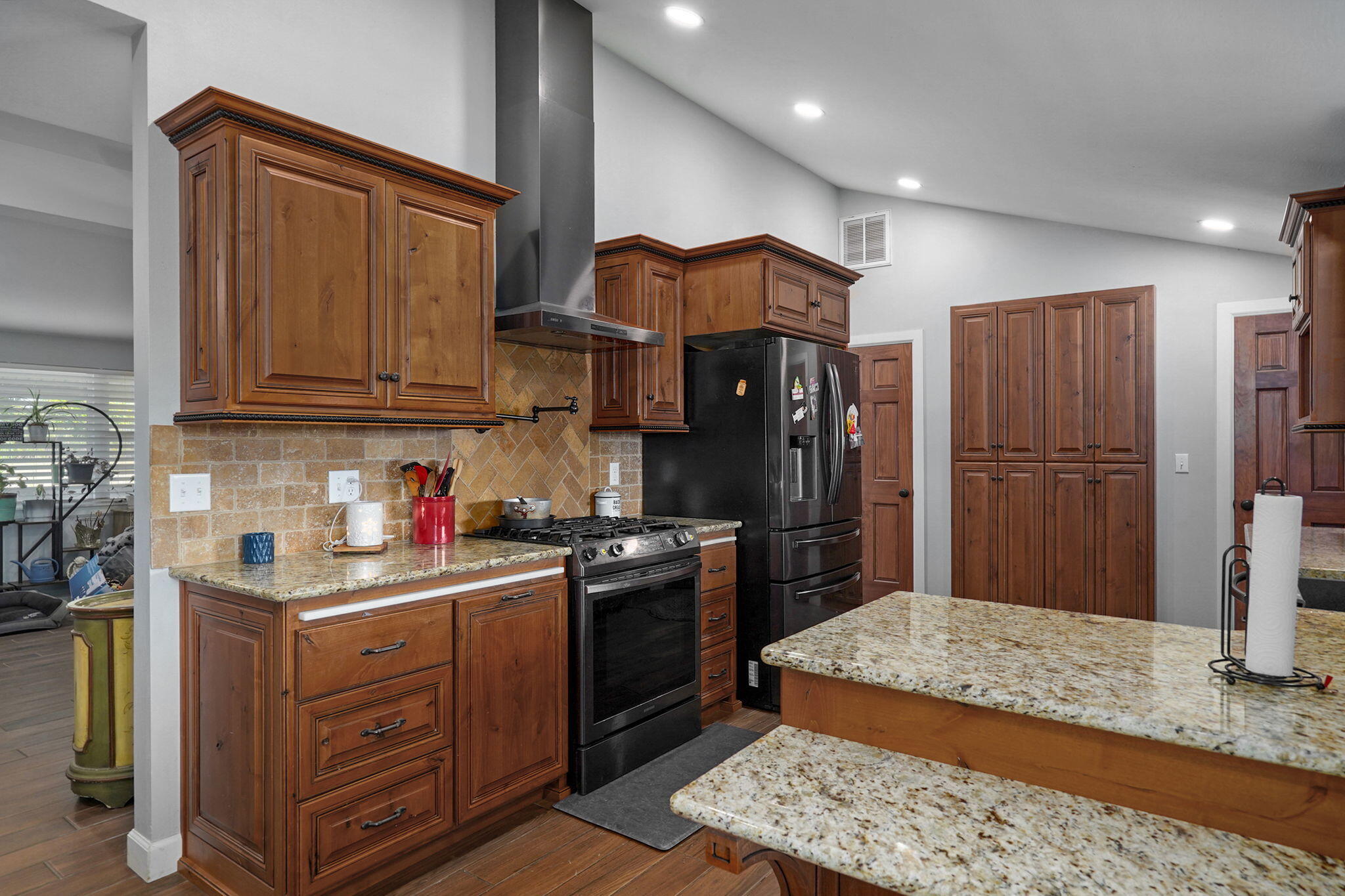 9407 Lawrence 1170 Property Photo 15