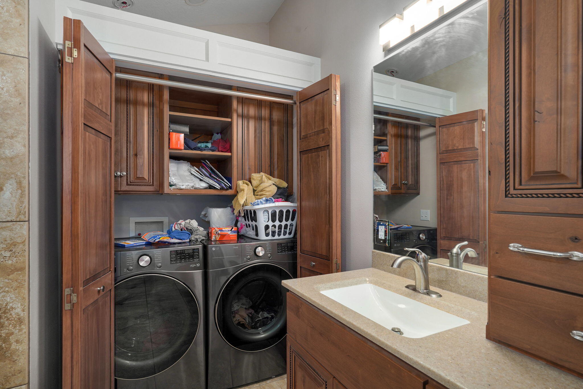 9407 Lawrence 1170 Property Photo 21