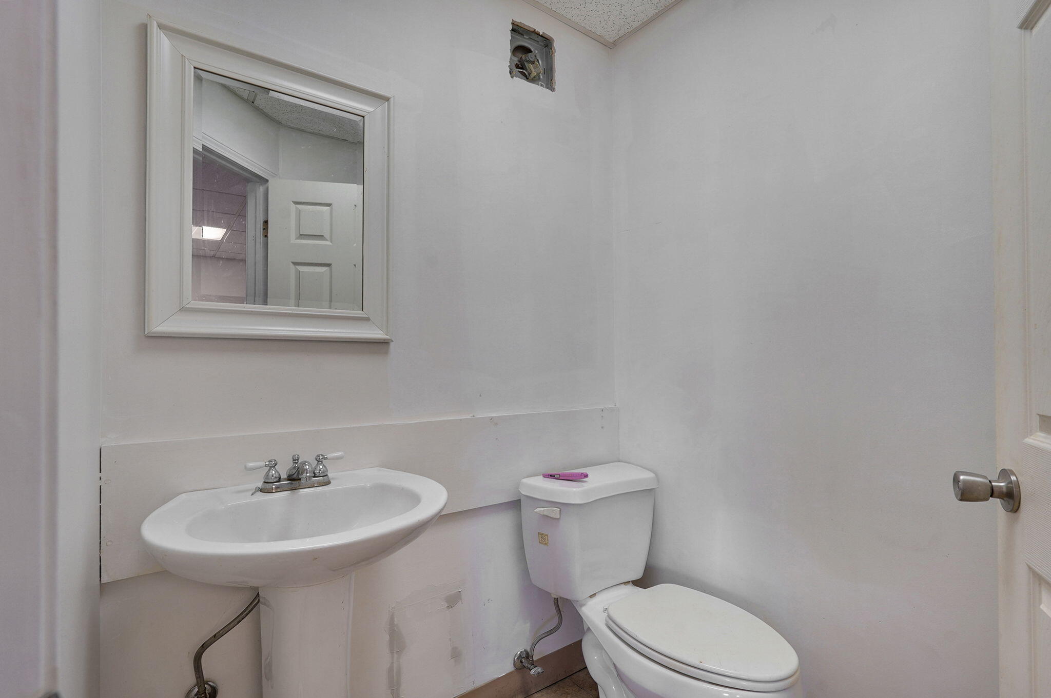 9407 Lawrence 1170 Property Photo 27