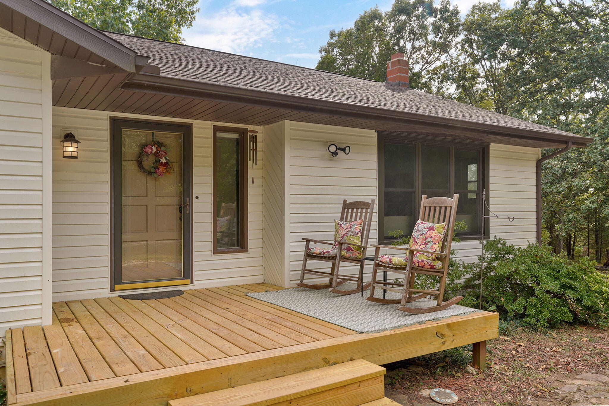 525 Cedar Hill Lane Property Photo 1