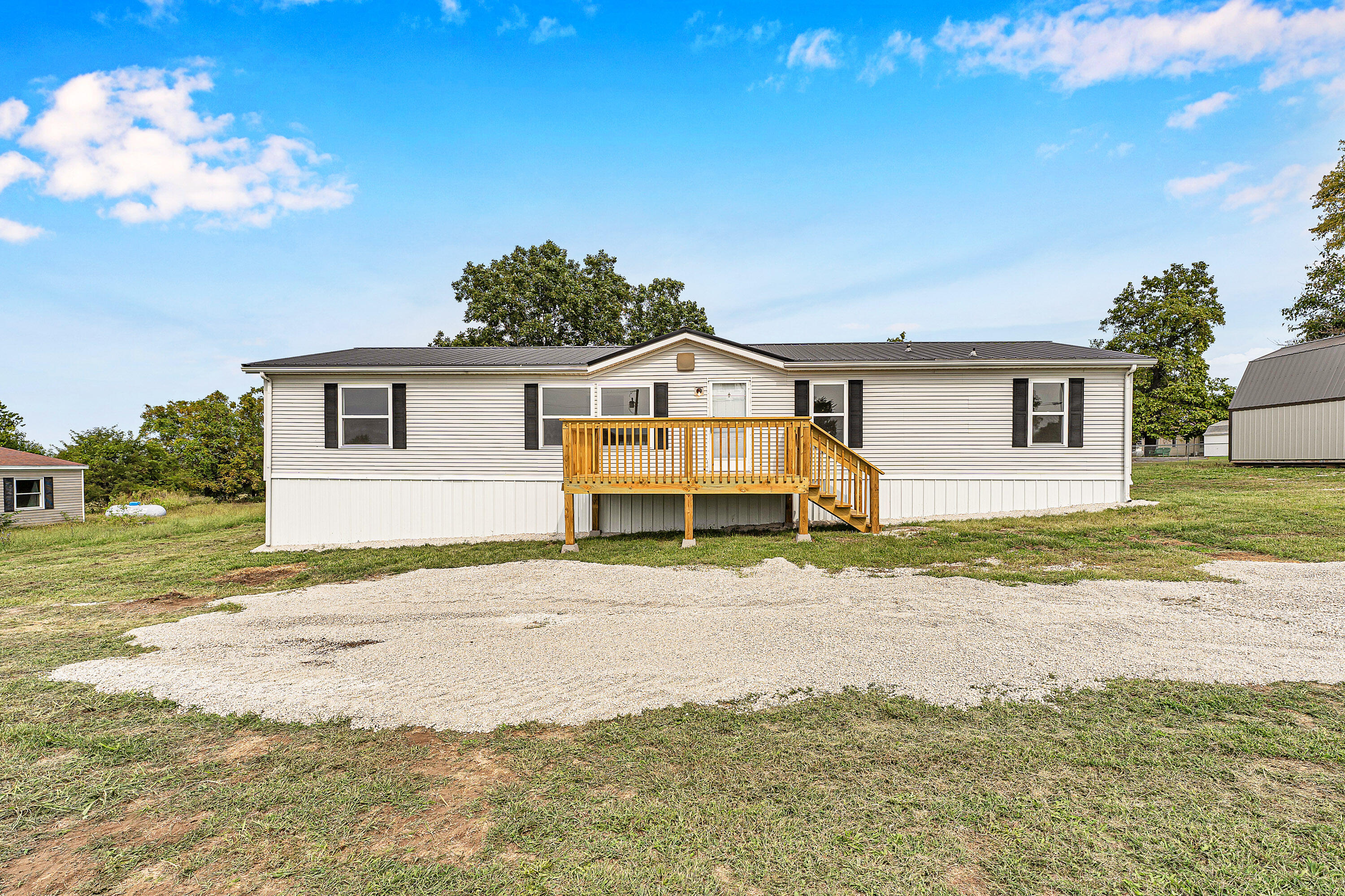 28977 Us-54 Property Photo 1